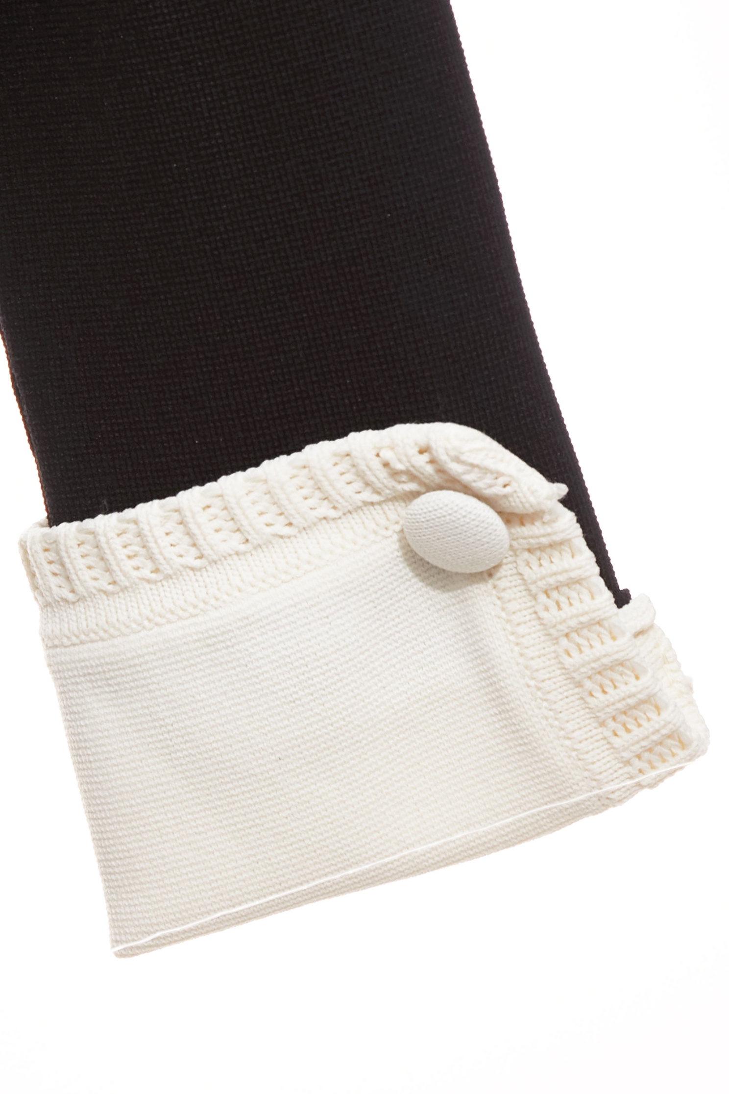 小香風別針開襟針織外套小香風別針開襟針織外套,上班OL穿搭,外套,小香風,小香風外套,春夏穿搭,珍珠,約會特輯,花花世界,針織,針織外套