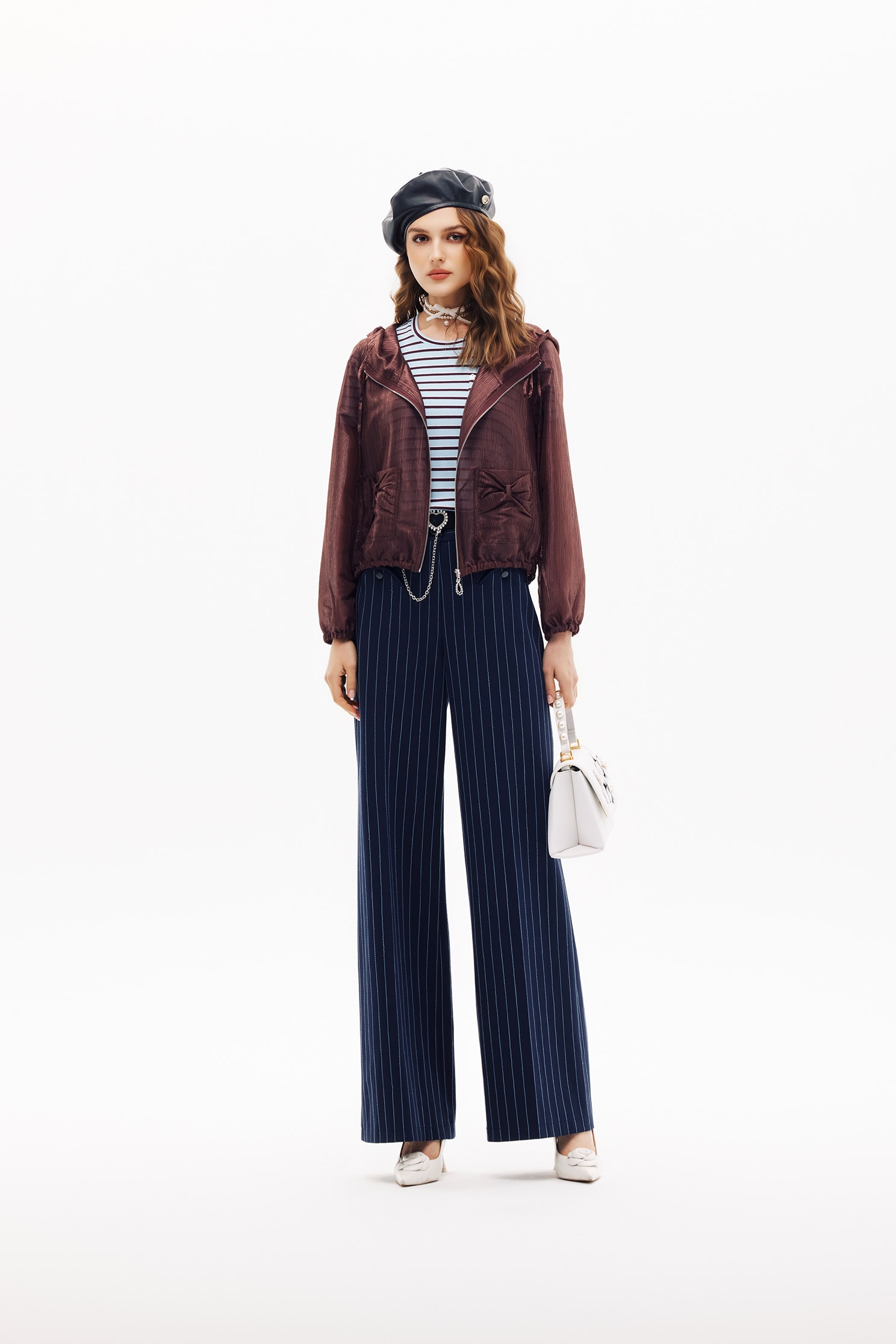 櫻桃巧克力色連帽外套櫻桃巧克力色連帽外套,上班OL穿搭,外套,春夏穿搭,約會特輯,蝴蝶結,連帽外套,長袖外套