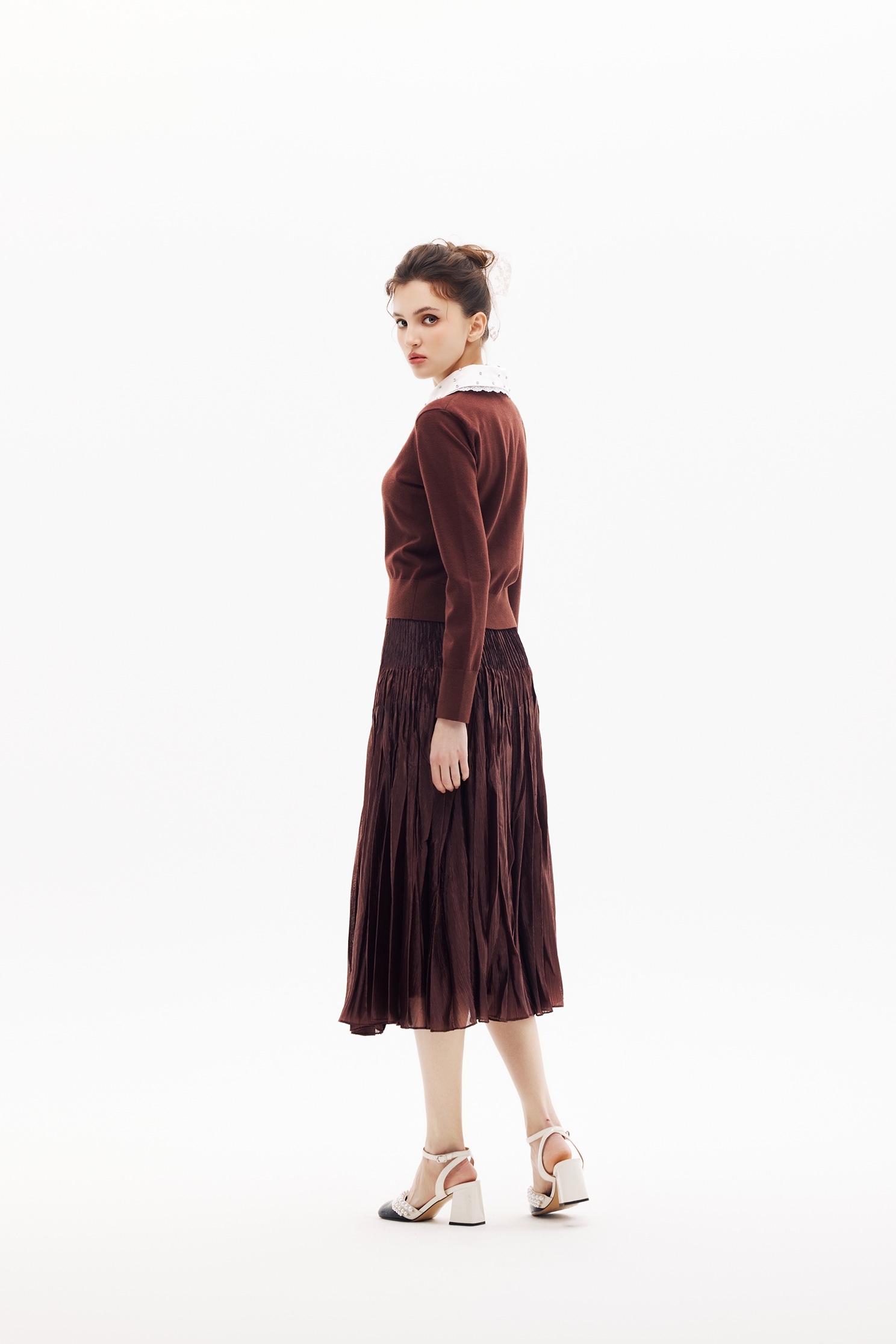 櫻桃巧克力色針織外套櫻桃巧克力色針織外套,上班OL穿搭,外套,春夏穿搭,簡約穿搭,約會特輯,花花世界,蕾絲,針織,針織外套