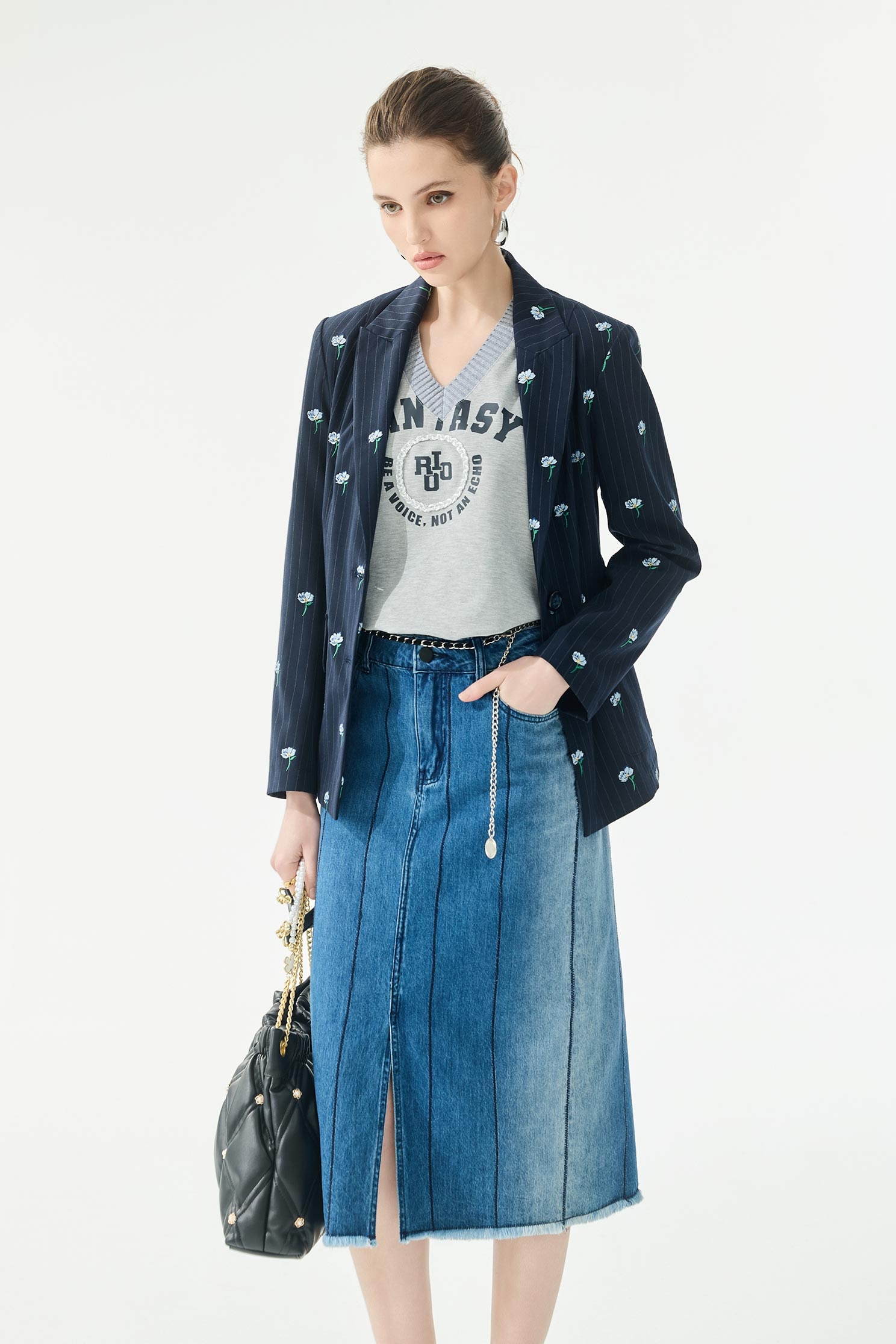 漸層水洗刺繡線牛仔裙漸層水洗刺繡線牛仔裙,刺繡,春夏穿搭,牛仔,牛仔裙