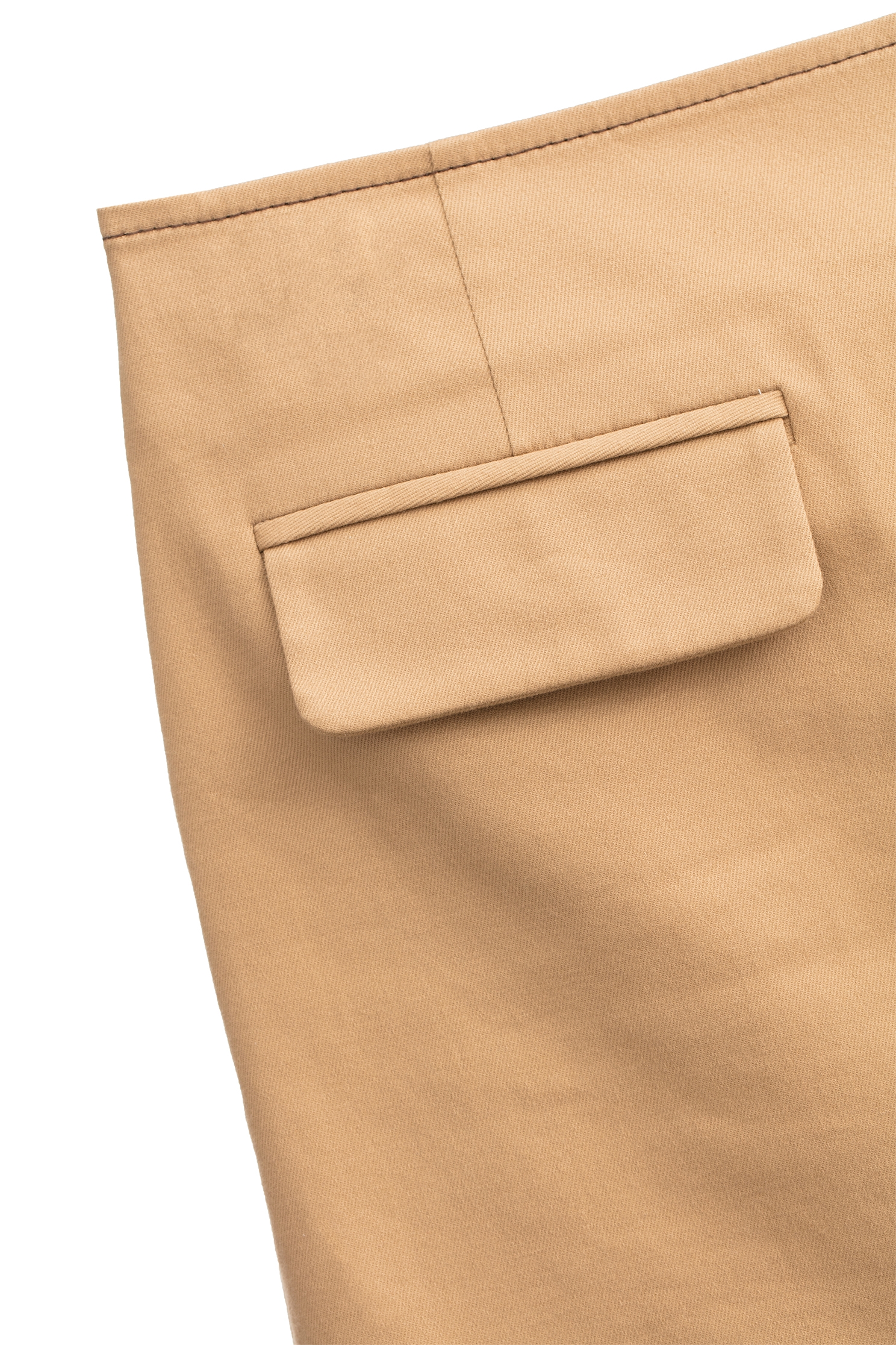 焦糖色壓線縫釦裝飾短裙焦糖色壓線縫釦裝飾短裙,人氣商品,春夏穿搭,短裙