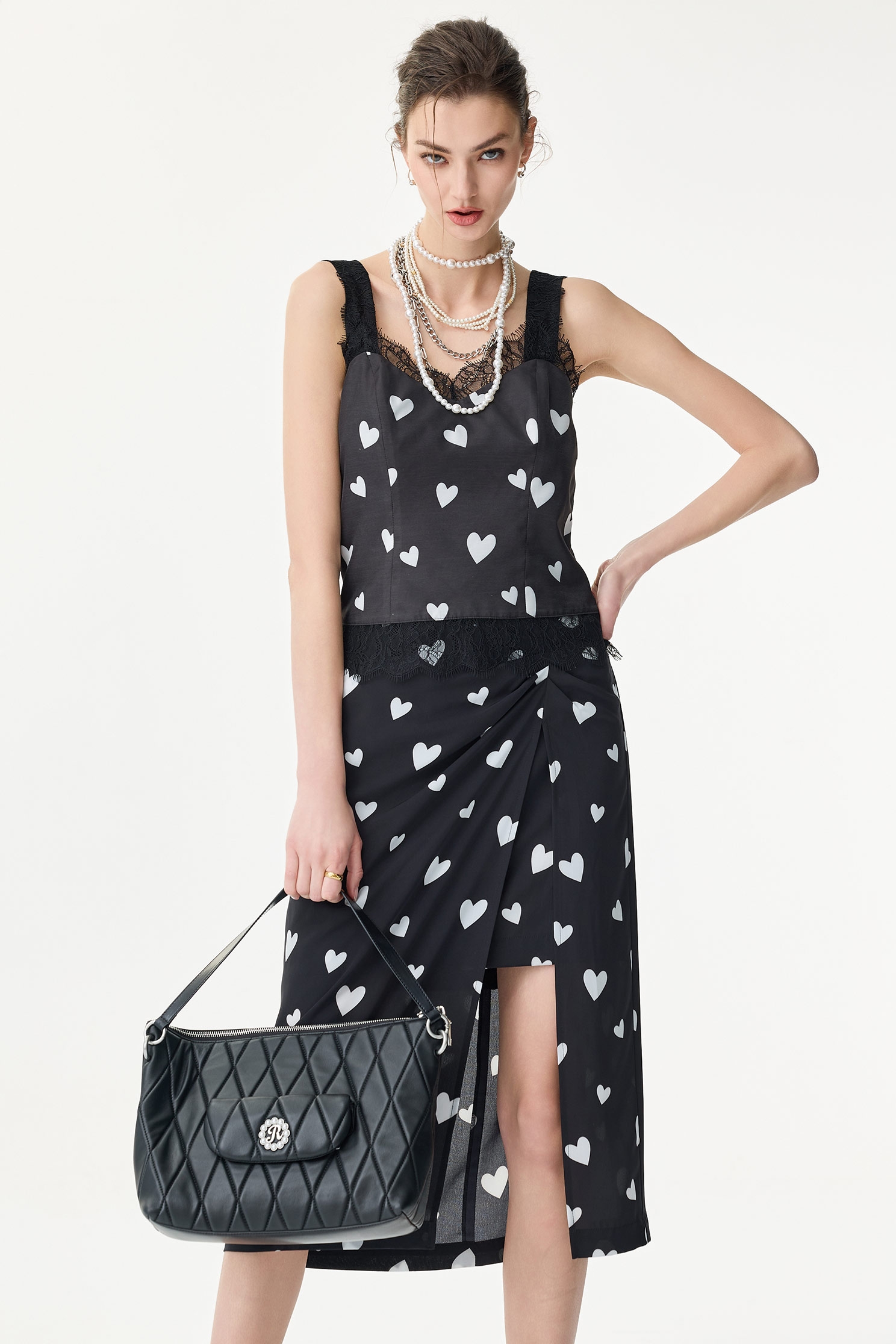 滿天心抓摺中長裙滿天心抓摺中長裙,人氣商品,春夏穿搭,時髦成套搭配,短裙,長裙,雪紡