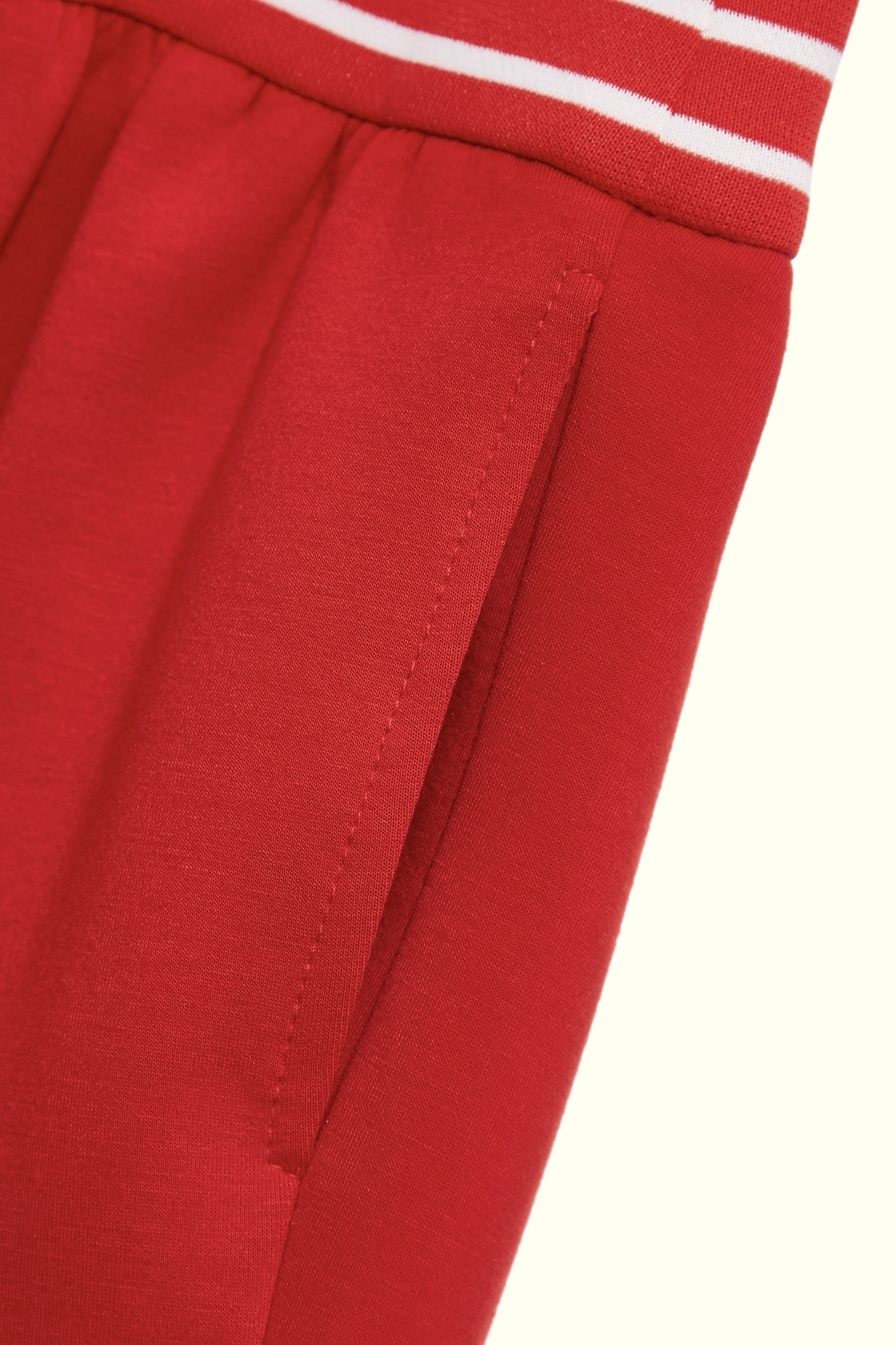 紅梅色配條寬腰短裙紅梅色配條寬腰短裙,春夏穿搭,短裙