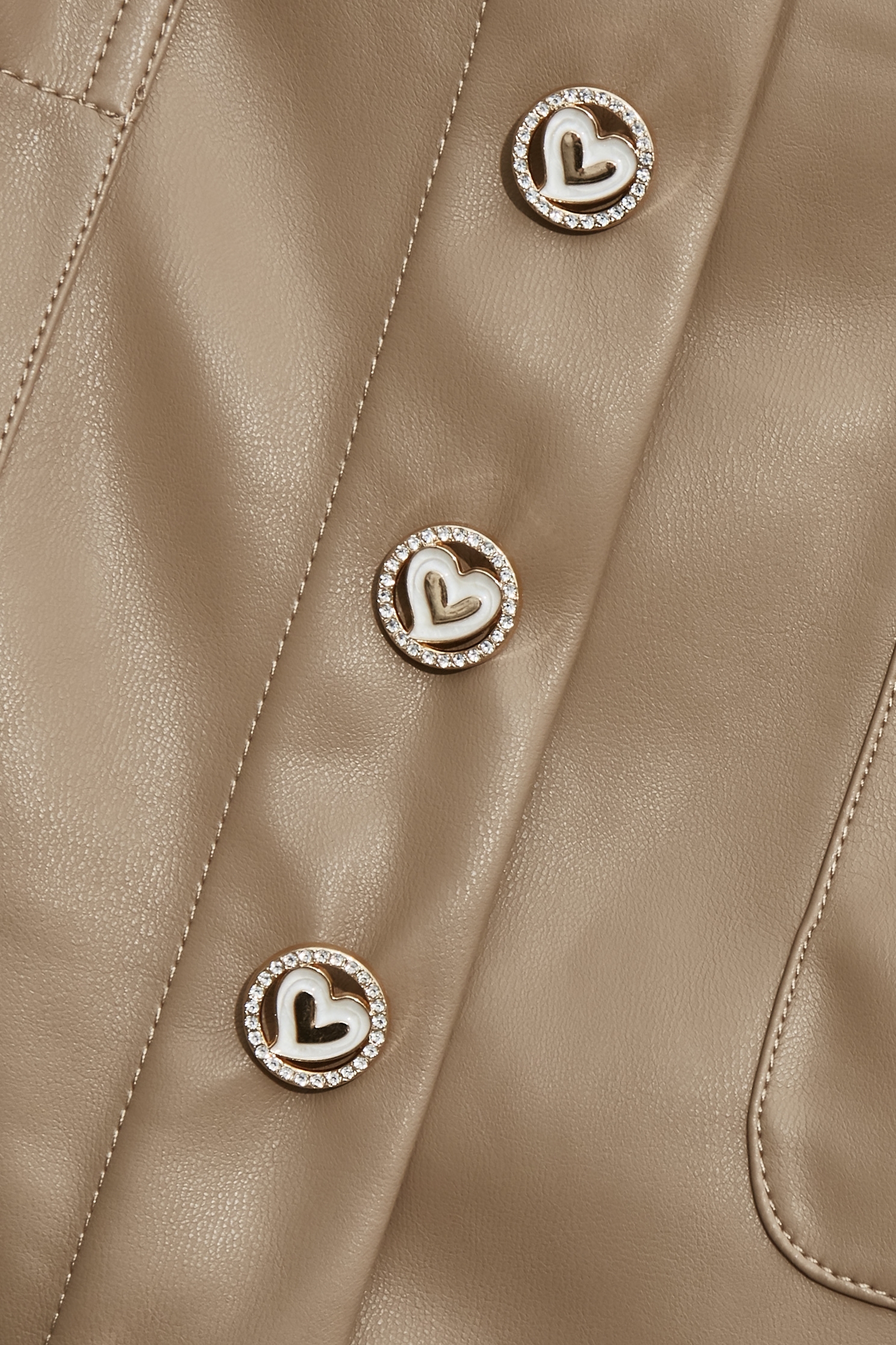 奶油布丁色皮革短裙奶油布丁色皮革短裙,上班OL穿搭,皮革,短裙,秋冬穿搭