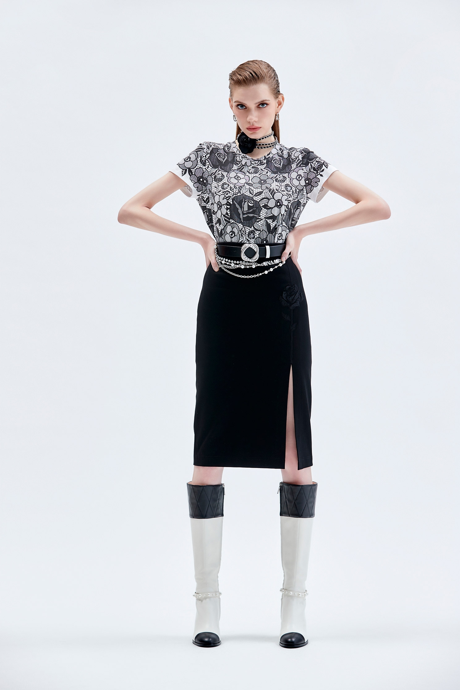 立體繡花側開叉中長裙立體繡花側開叉中長裙,人氣商品,秋冬穿搭,窄裙,繡花,黑色裙子