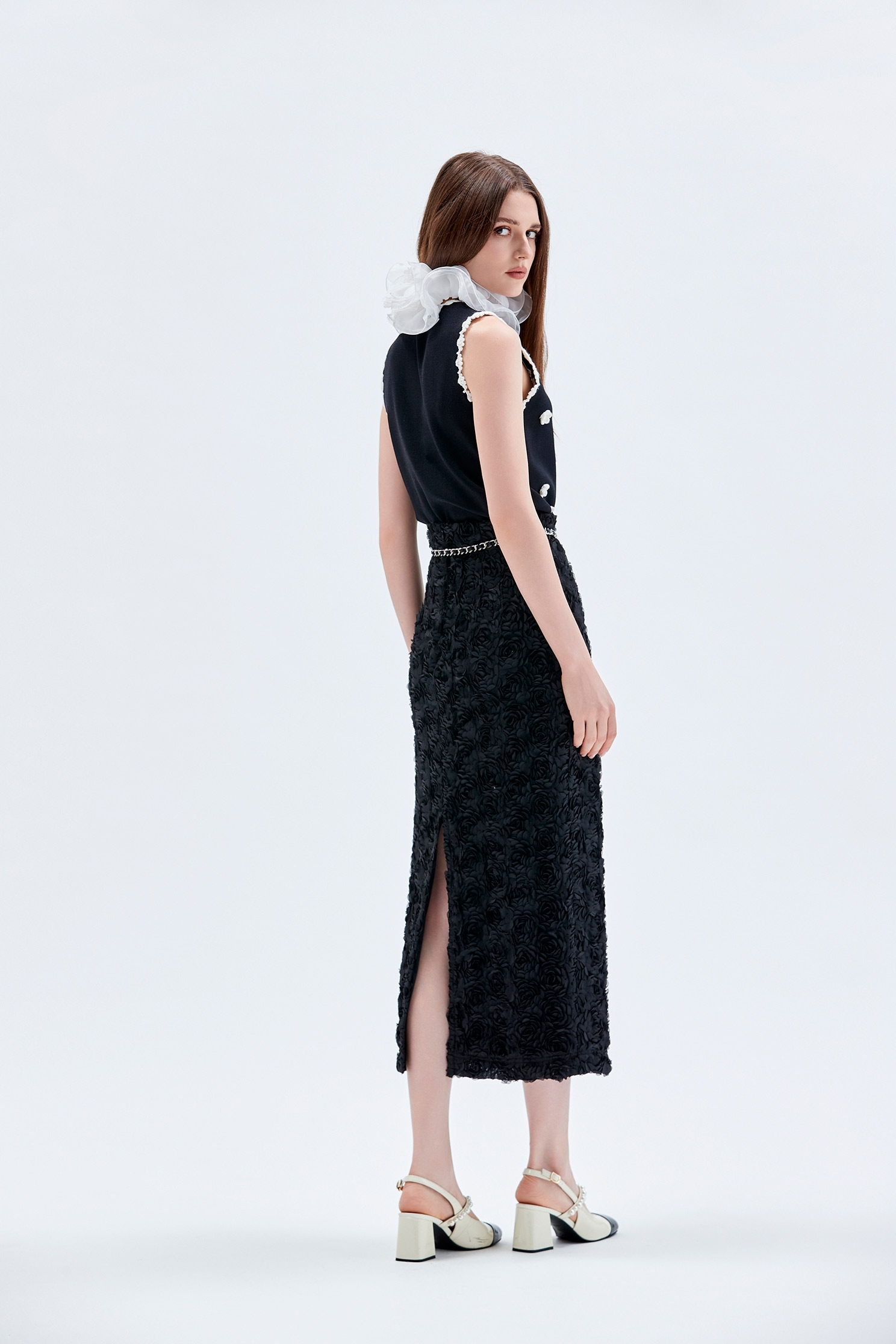 立體黑玫瑰繞花彈性長窄裙立體黑玫瑰繞花彈性長窄裙,秋冬穿搭,窄裙,花花世界,黑色裙子