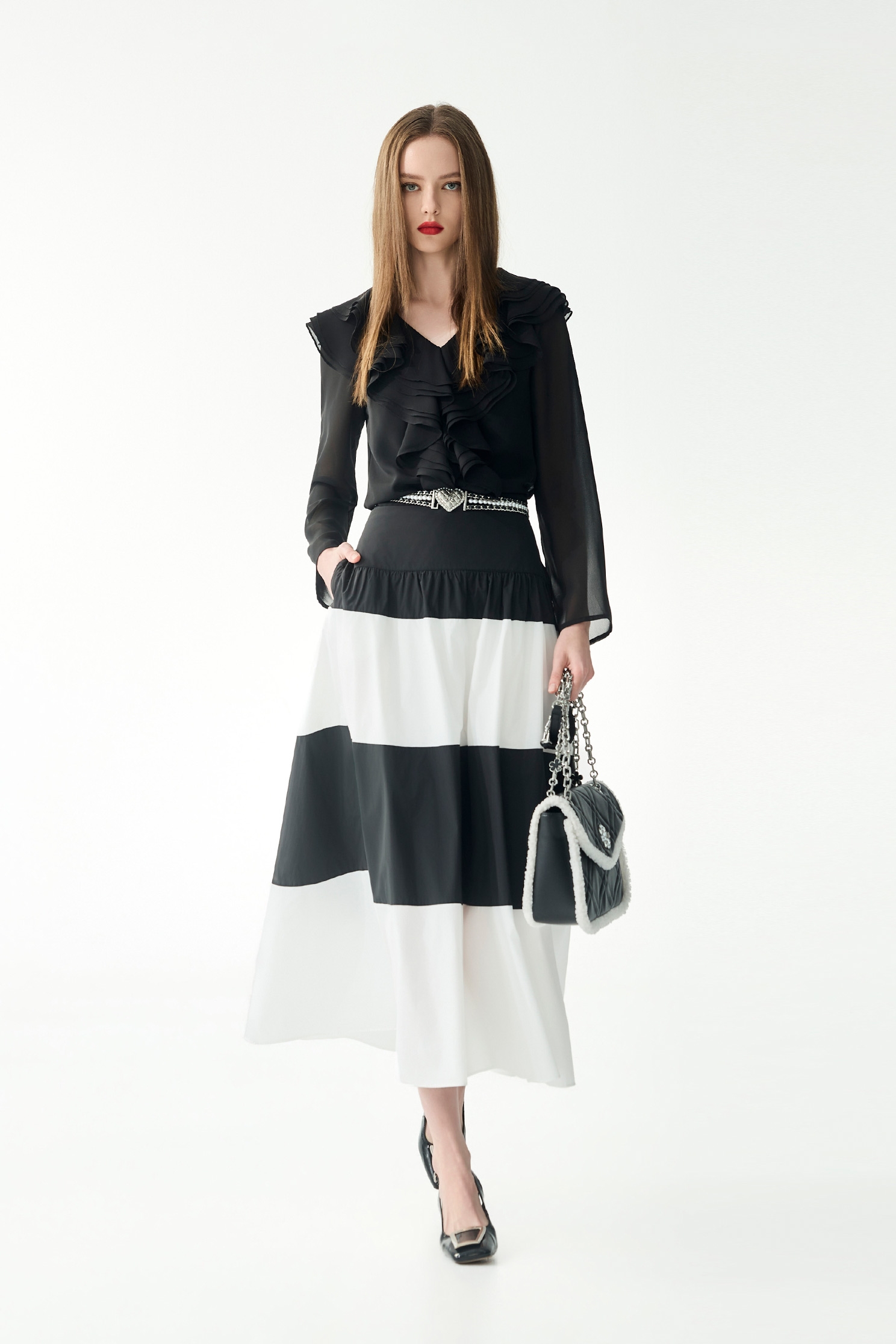 黑白拼接塔夫中長裙黑白拼接塔夫中長裙,人氣商品,春夏穿搭,條紋,約會特輯,長裙