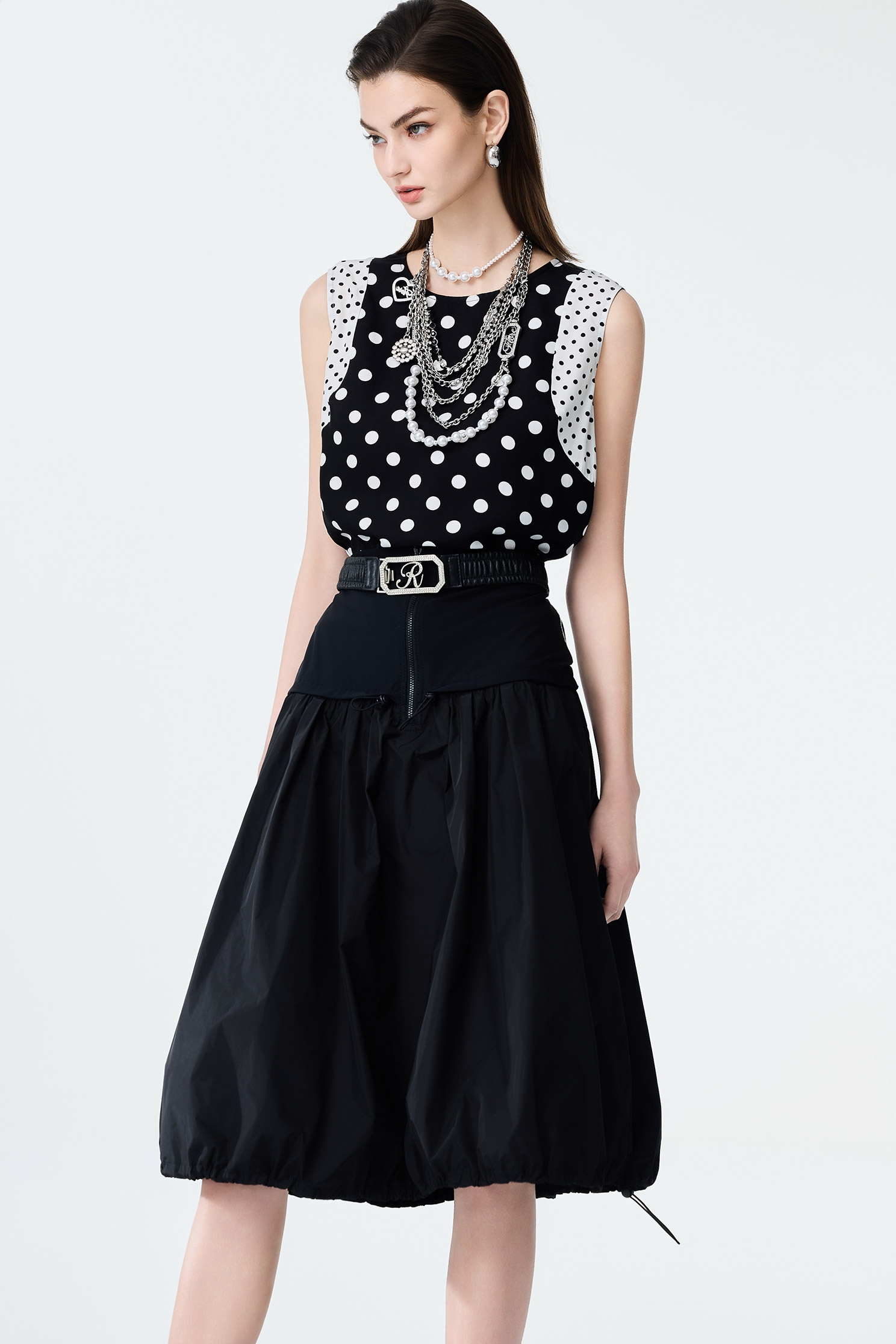 異素材剪接風衣拋裙異素材剪接風衣拋裙,A字裙,上班OL穿搭,人氣商品,春夏穿搭,長裙,黑色裙子