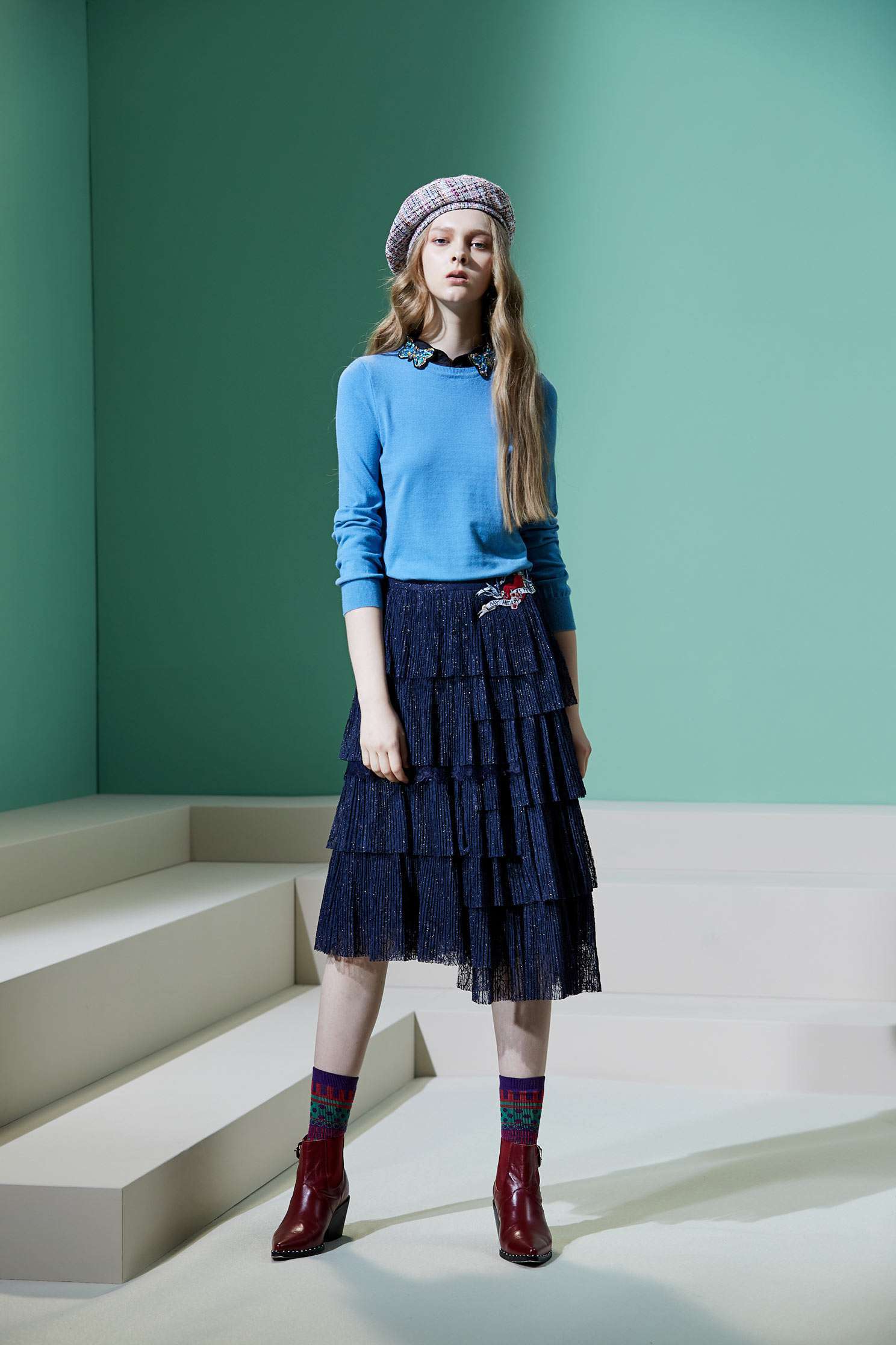 Asymmetrical lace skirt,embroidery,embroidered,lace,laceskirt,longskirt
