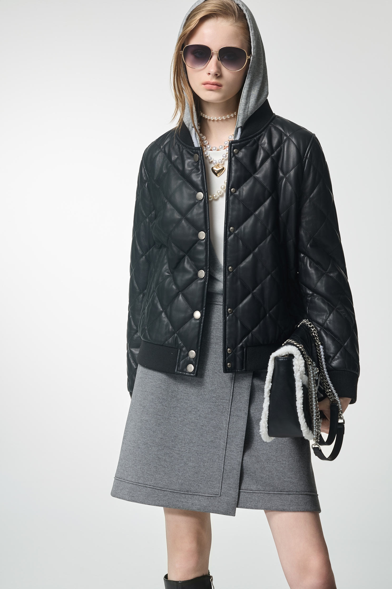 石墨灰簡約活片短裙石墨灰簡約活片短裙,A字裙,短裙,秋冬穿搭,簡約穿搭