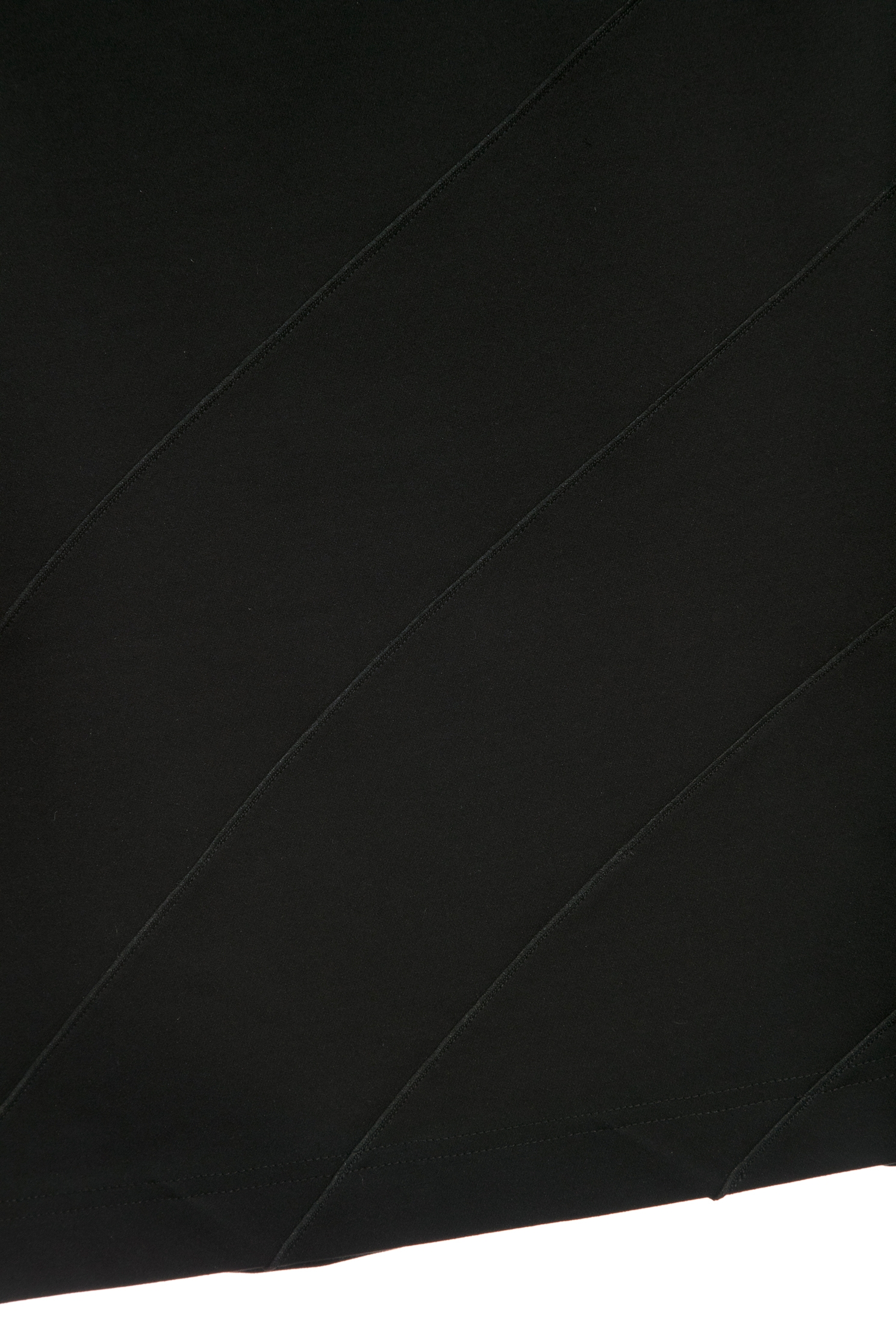 線條刺繡合身裙線條刺繡合身裙,刺繡,短裙,秋冬穿搭,窄裙