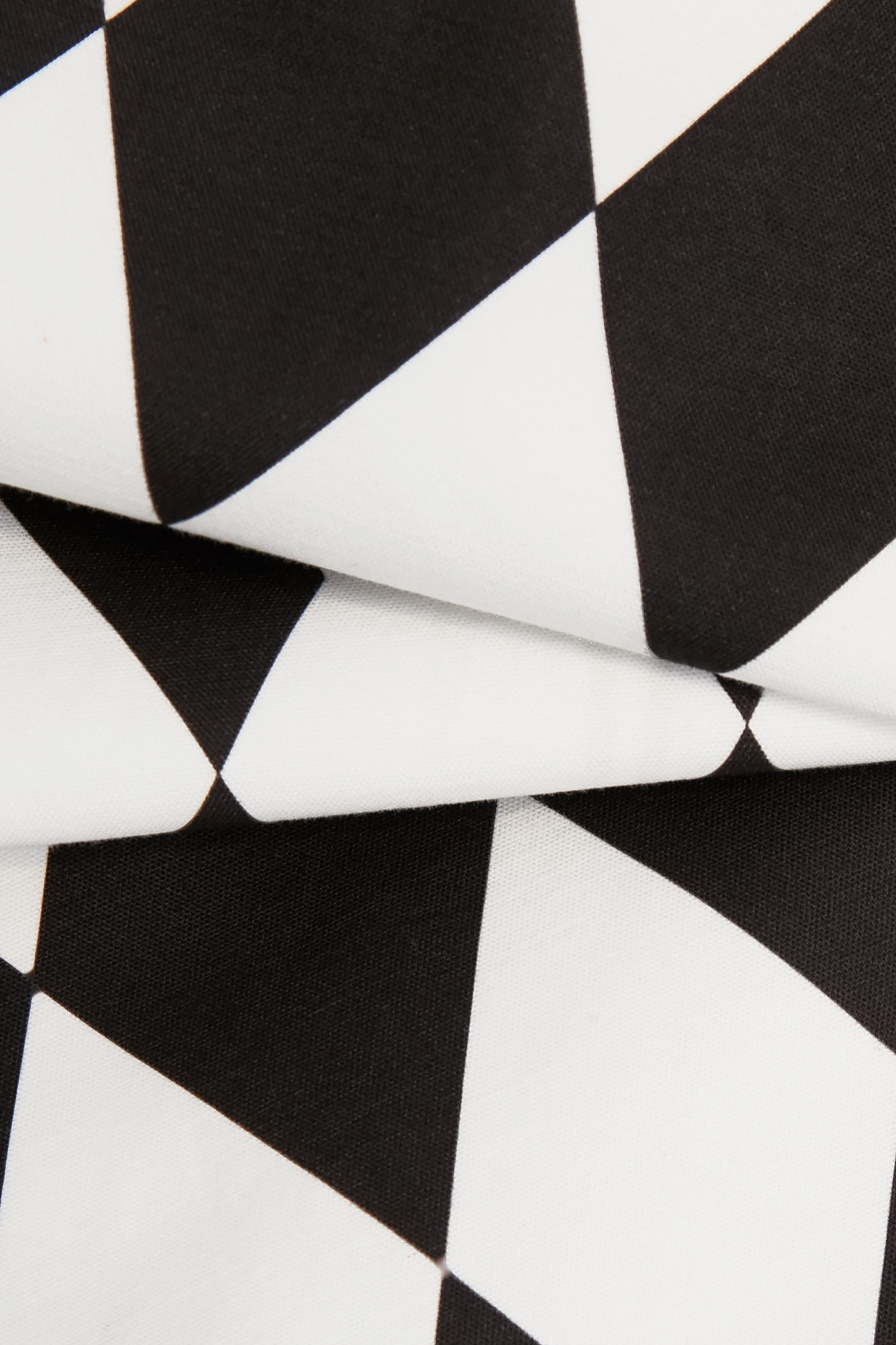 黑白菱形格紋棉質裝短裙黑白菱形格紋棉質裝短裙,上班OL穿搭,時髦成套搭配,格紋,珍珠,短裙,秋冬穿搭,約會特輯