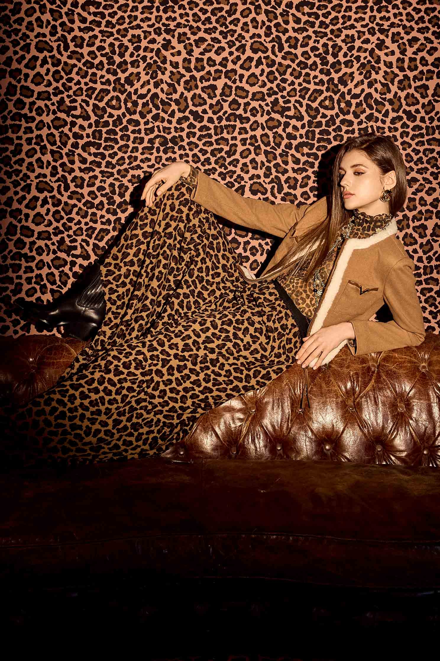 雌鹿色豹紋印花飄逸長裙雌鹿色豹紋印花飄逸長裙,人氣商品,秋冬穿搭,長裙