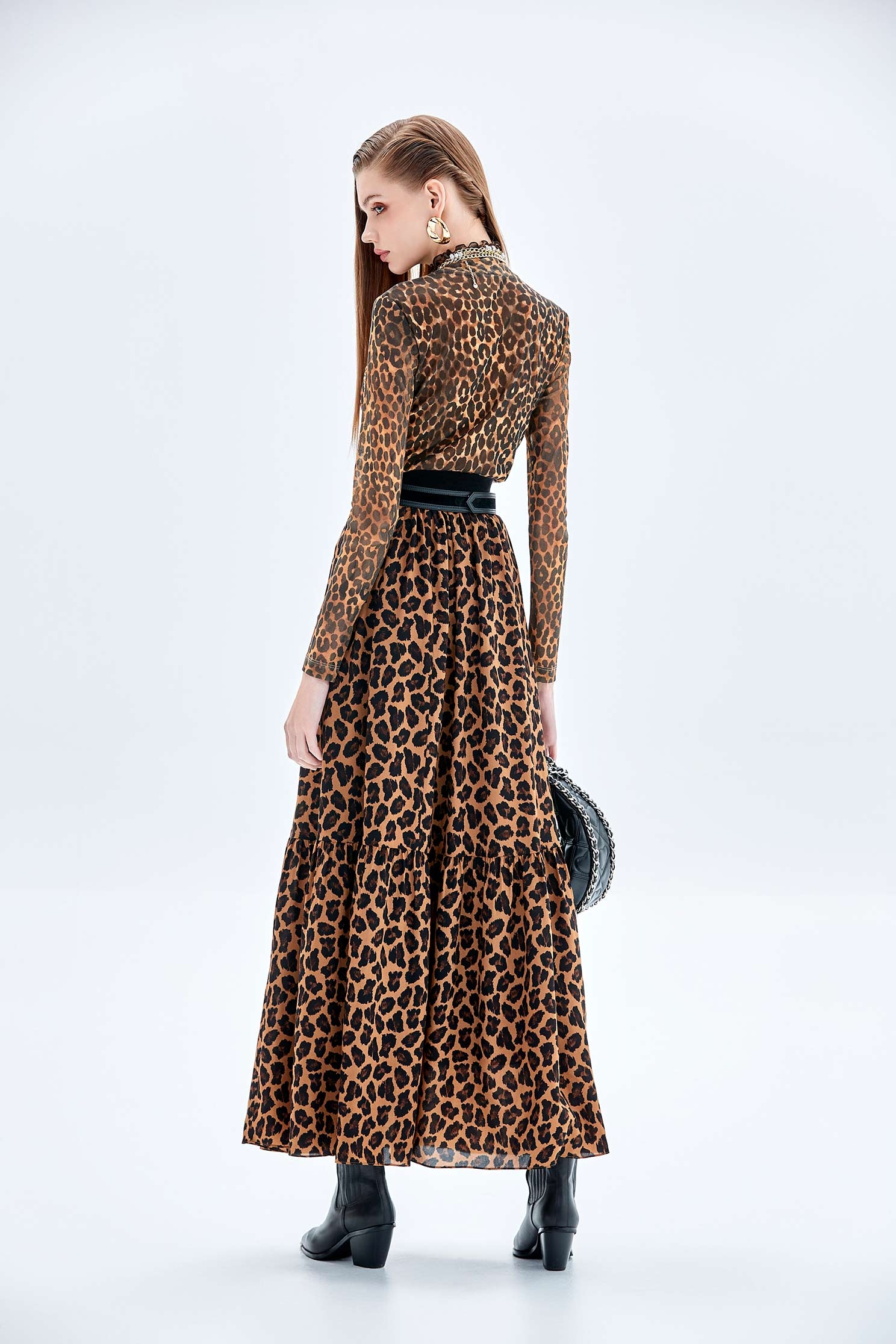 雌鹿色豹紋印花飄逸長裙雌鹿色豹紋印花飄逸長裙,人氣商品,秋冬穿搭,長裙