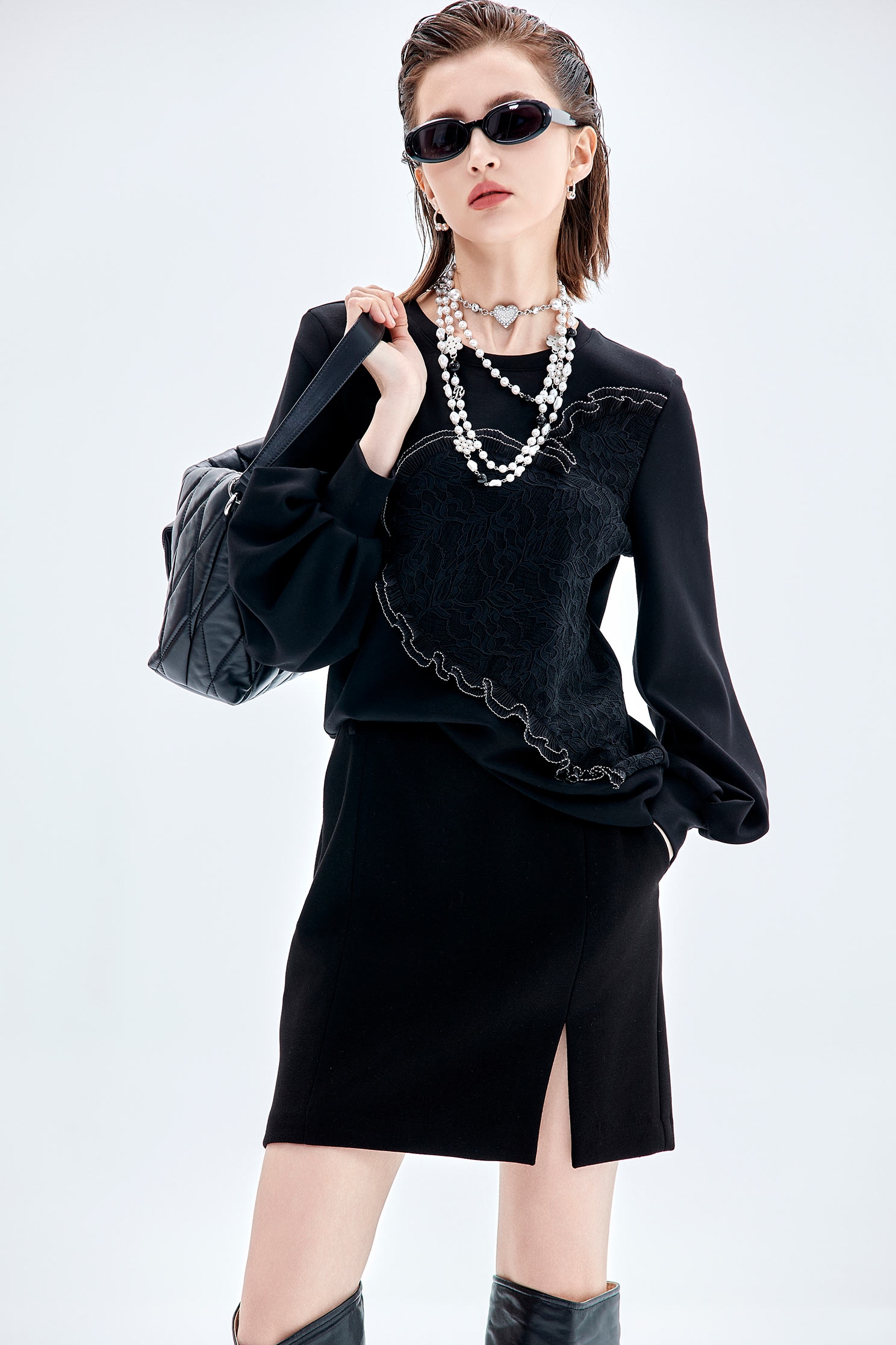 極致黑皮飾珍珠腰帶短裙極致黑皮飾珍珠腰帶短裙,人氣商品,珍珠,皮革,短裙,秋冬穿搭,黑色裙子