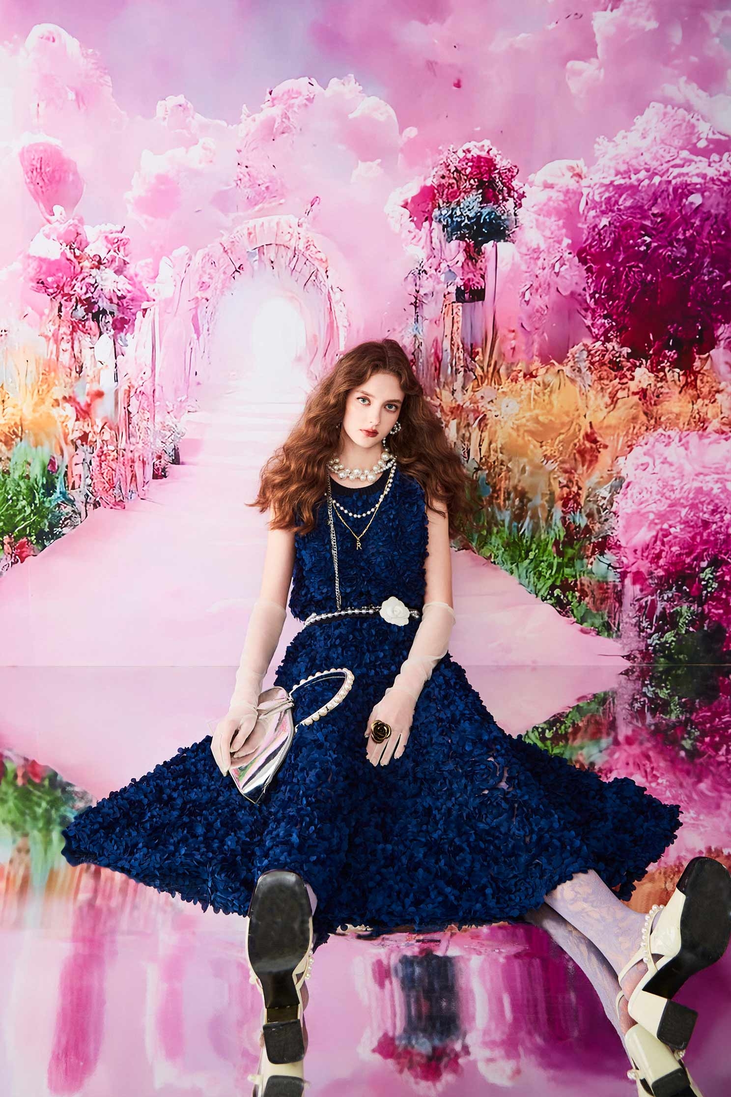 日式紫色光色雷射花長裙日式紫色光色雷射花長裙,人氣商品,時髦成套搭配,秋冬穿搭,網裙,花花世界