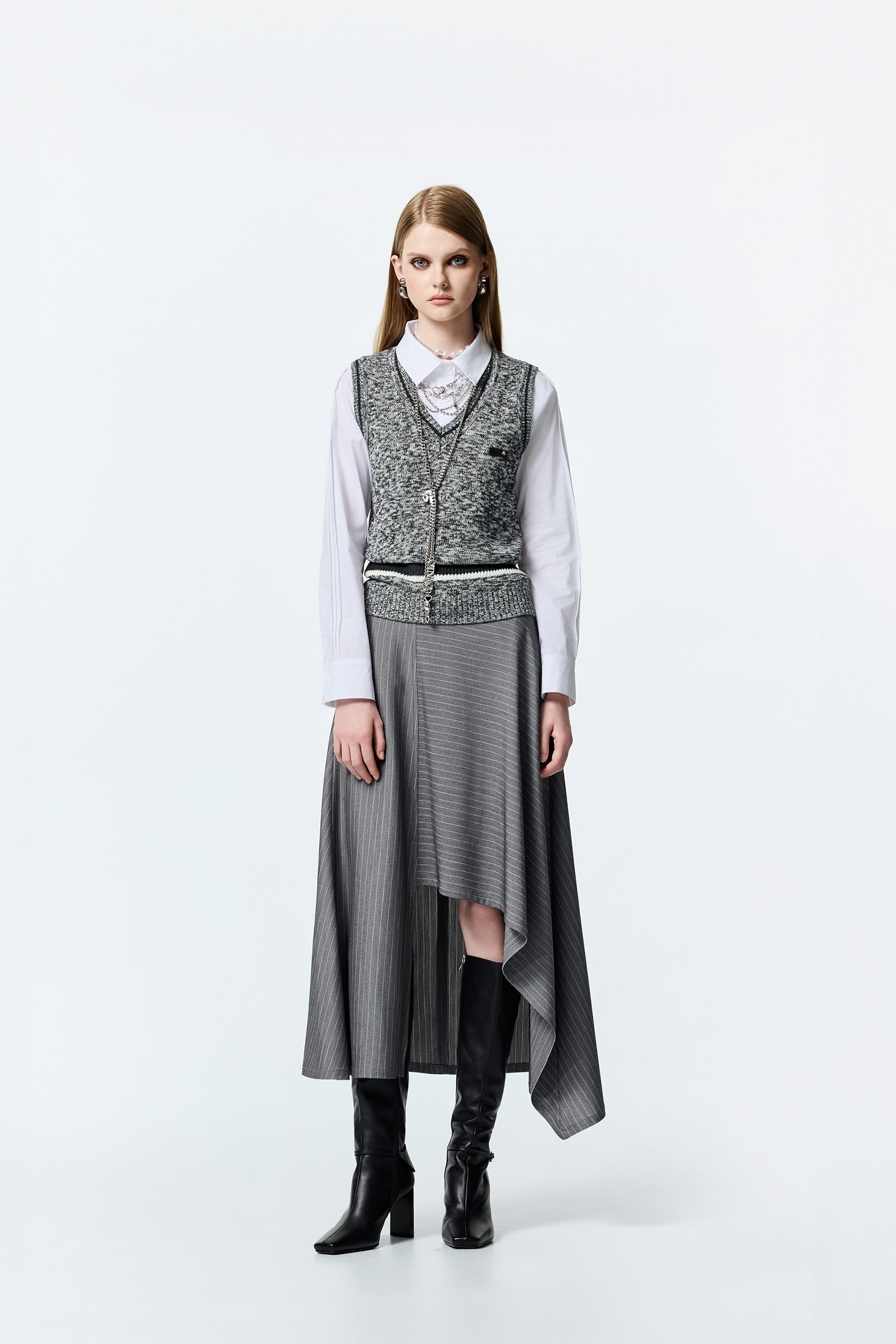 靜謐灰細條紋造型長裙靜謐灰細條紋造型長裙,上班OL穿搭,人氣商品,條紋,秋冬穿搭,長裙