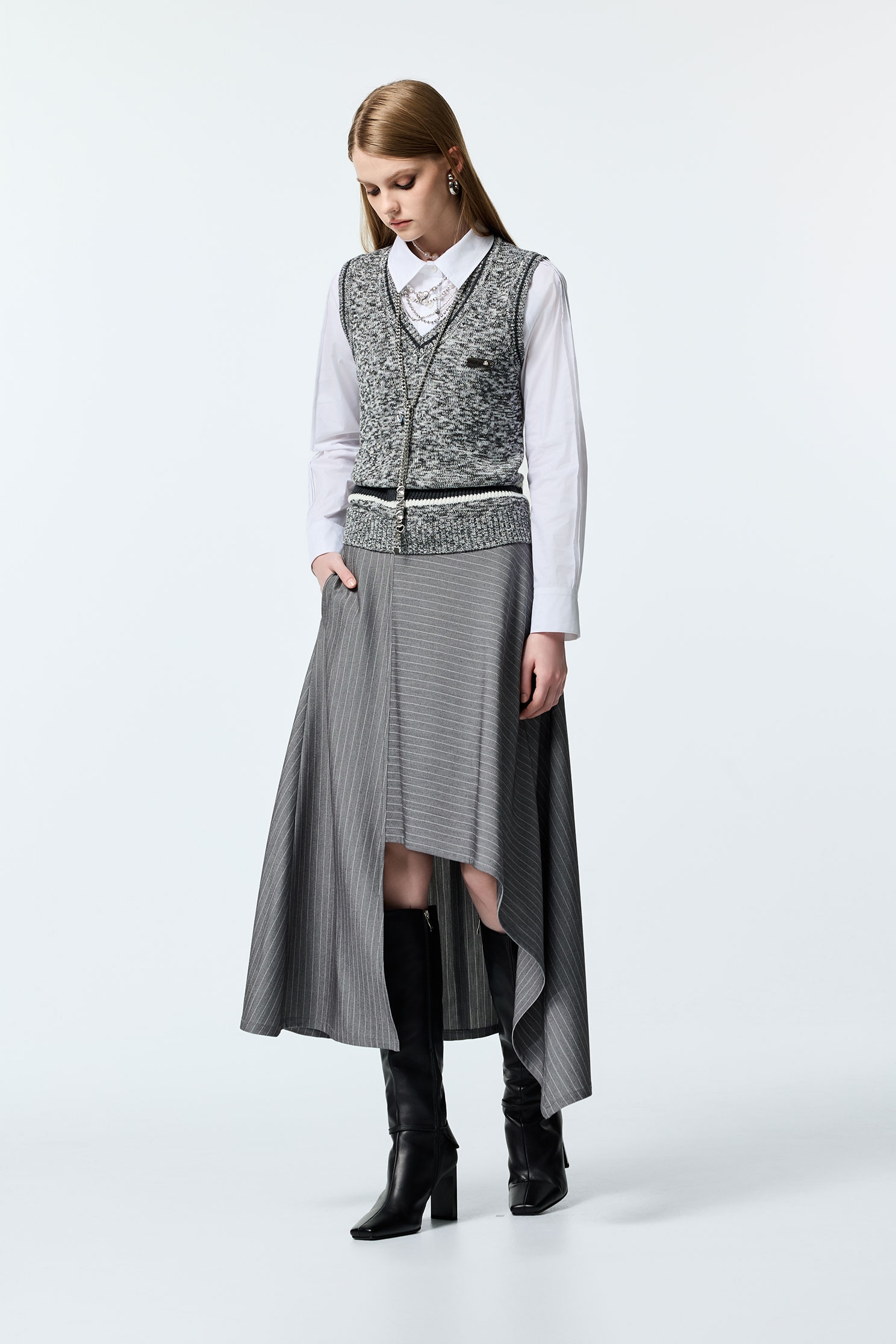 靜謐灰細條紋造型長裙靜謐灰細條紋造型長裙,上班OL穿搭,人氣商品,條紋,秋冬穿搭,長裙