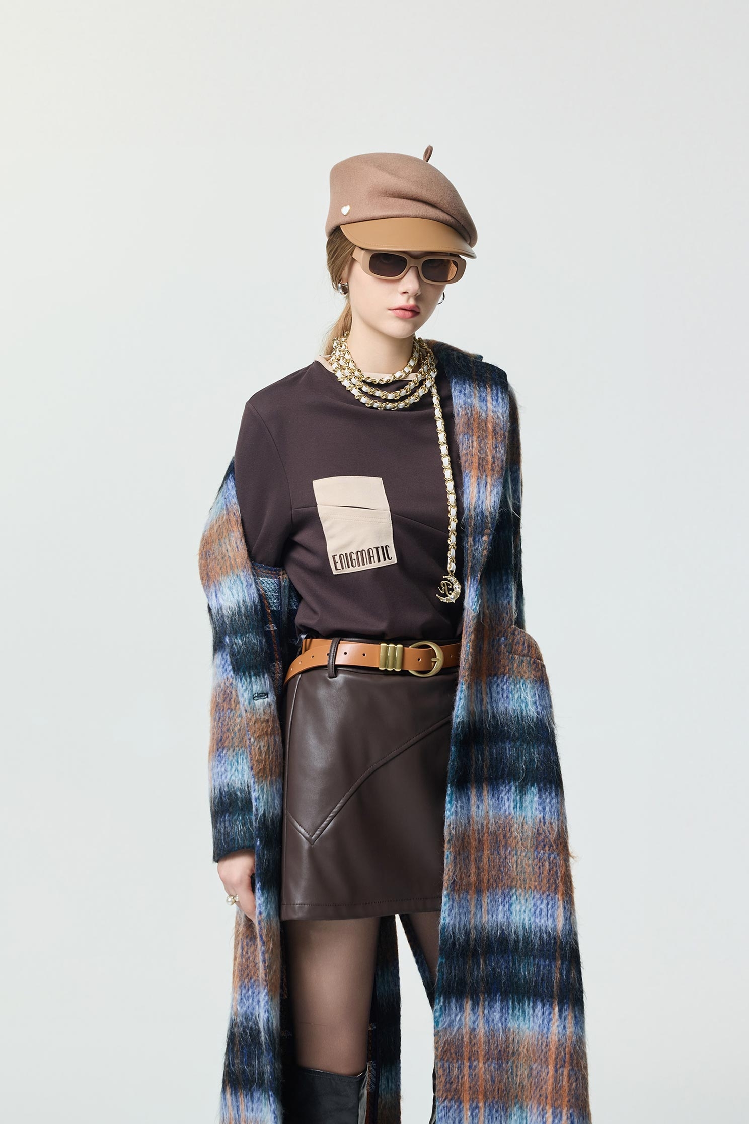 質樸焦糖色仿皮短裙質樸焦糖色仿皮短裙,短裙,秋冬穿搭