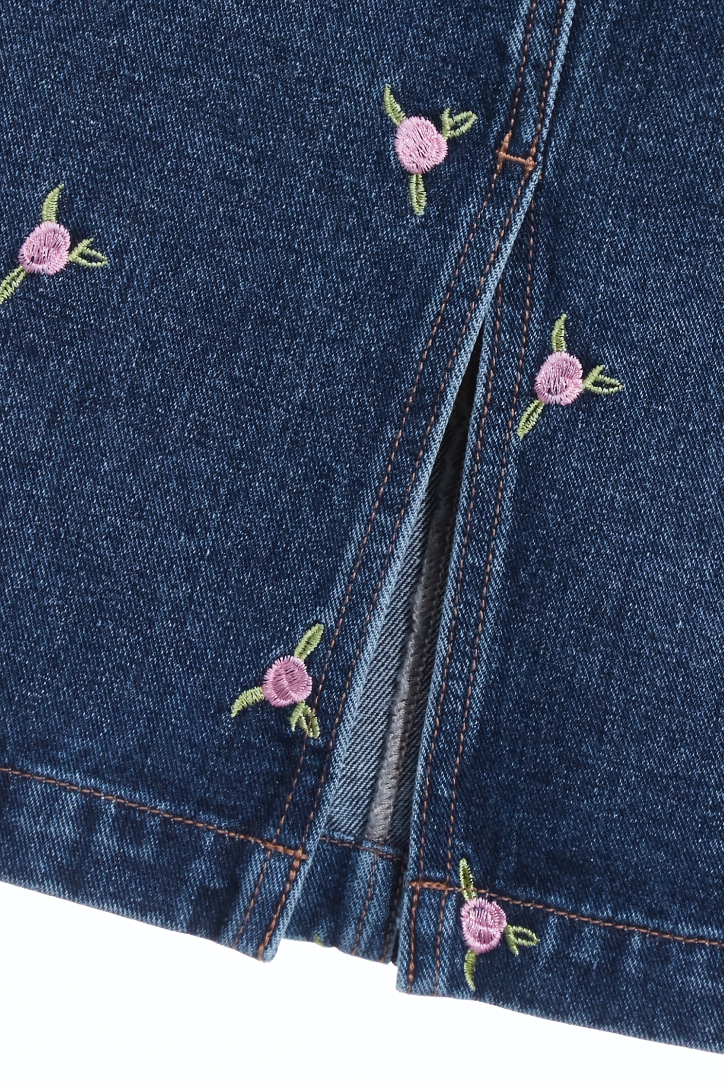 玫瑰石英粉花朵刺繡牛仔裙玫瑰石英粉花朵刺繡牛仔裙,刺繡,牛仔,牛仔裙,秋冬穿搭