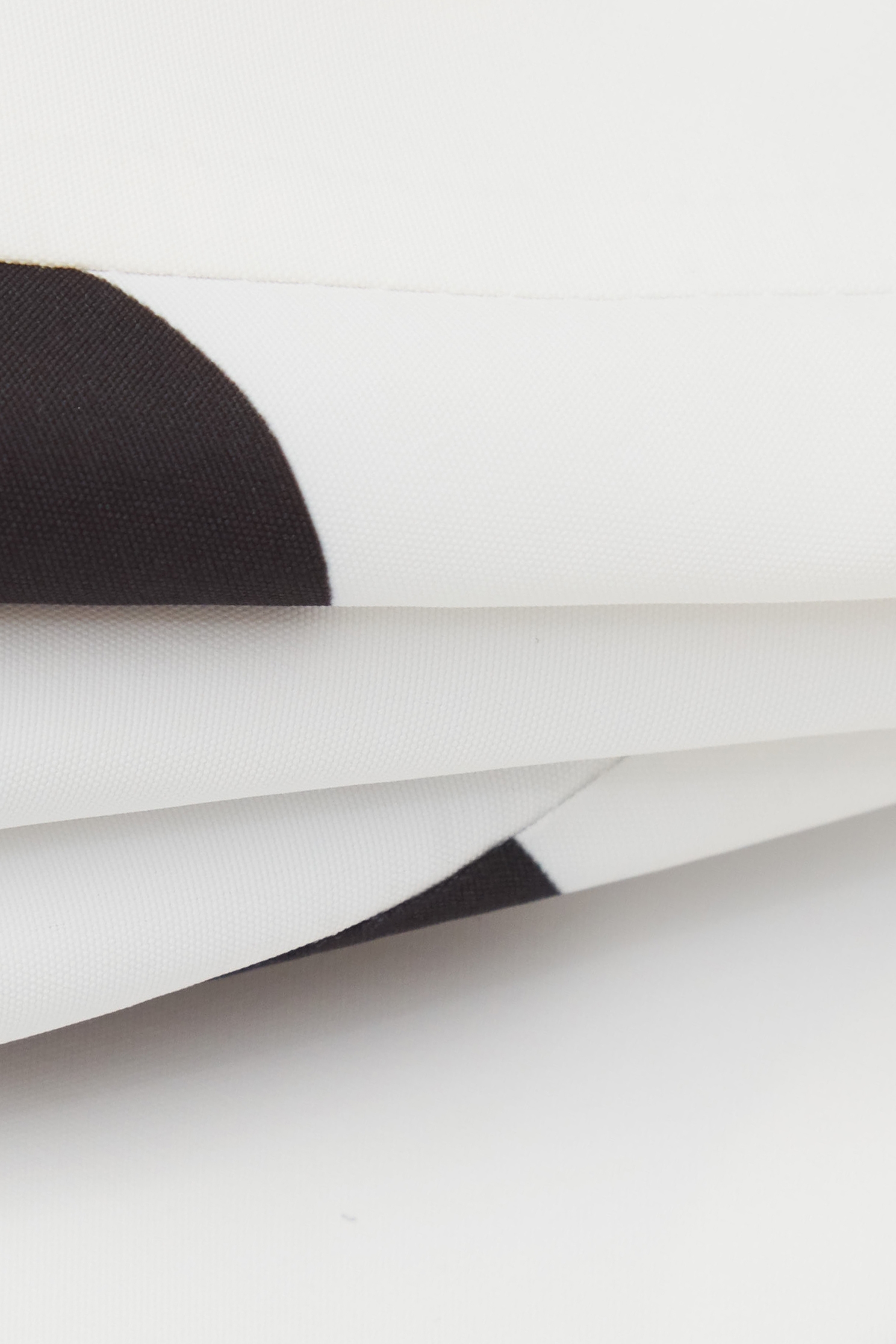 波爾卡高爾夫風短裙波爾卡高爾夫風短裙,春夏穿搭,時髦成套搭配,波點,白色裙子,短裙,短褲