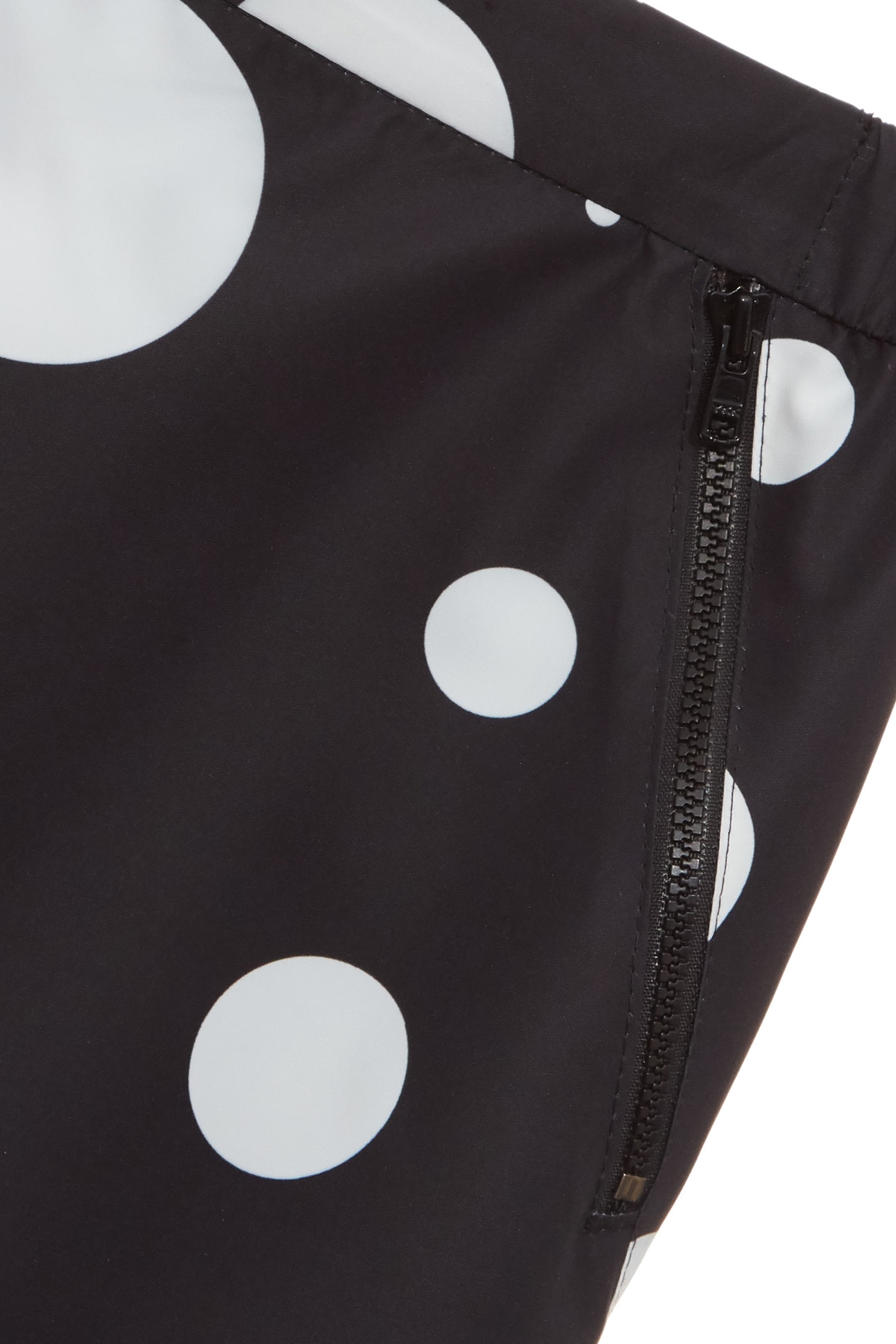 經典波爾卡點點窄裙經典波爾卡點點窄裙,INFINITE 黑白系列,春夏穿搭,時髦成套搭配,波點,窄裙