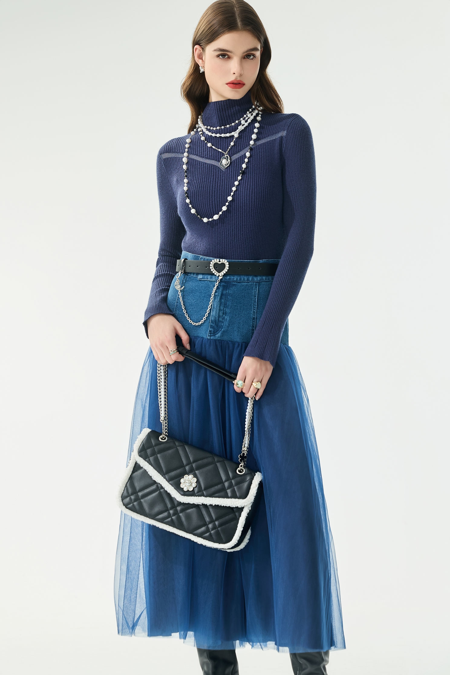 濃厚靛藍拼網紗牛仔裙濃厚靛藍拼網紗牛仔裙,丹寧,人氣商品,牛仔,牛仔裙,秋冬穿搭,約會特輯,紗裙,網紗,長裙