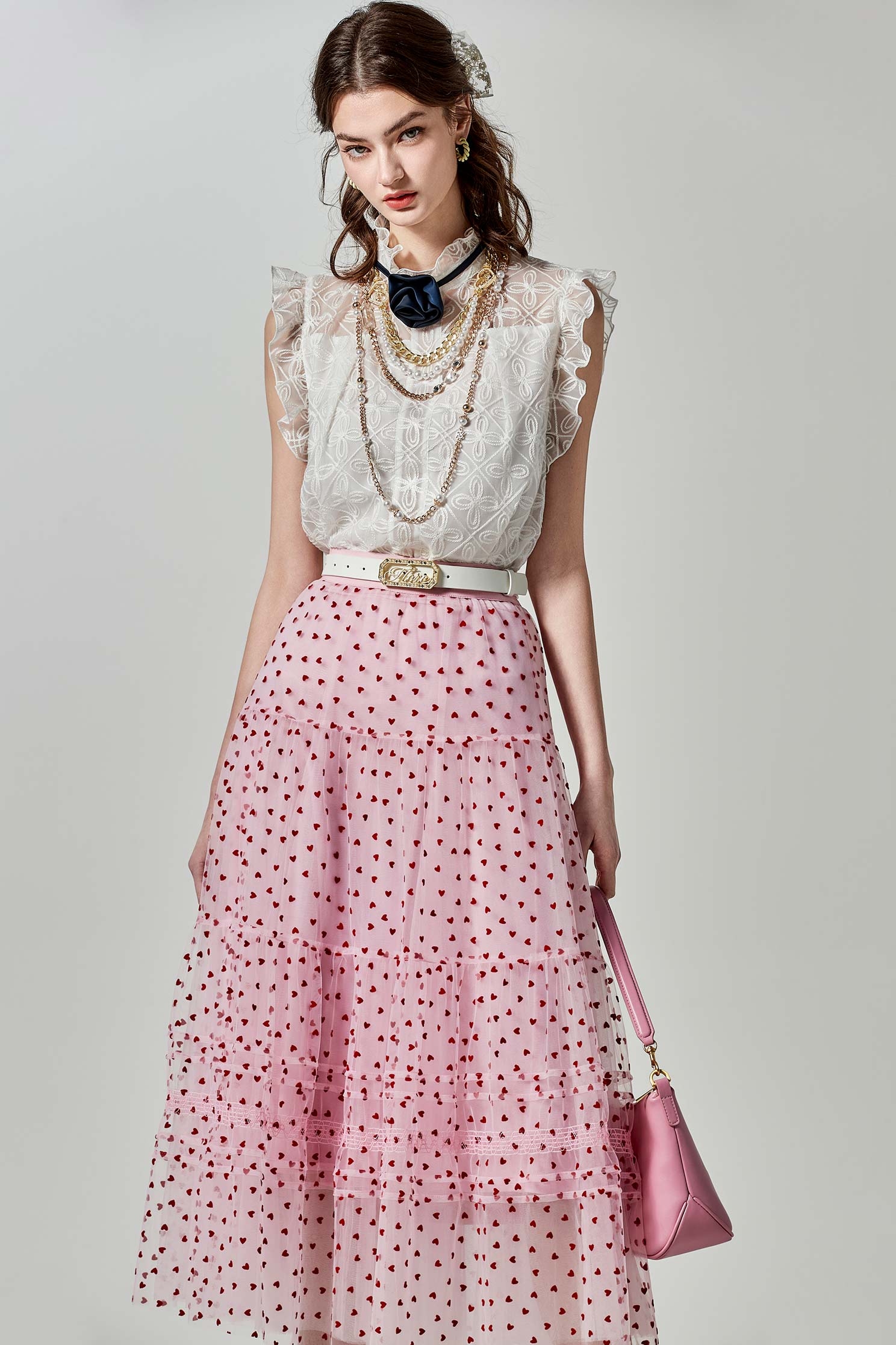 綴愛心植絨網紗裙綴愛心植絨網紗裙,刺繡,春夏穿搭,約會特輯,紗裙,網紗,網裙