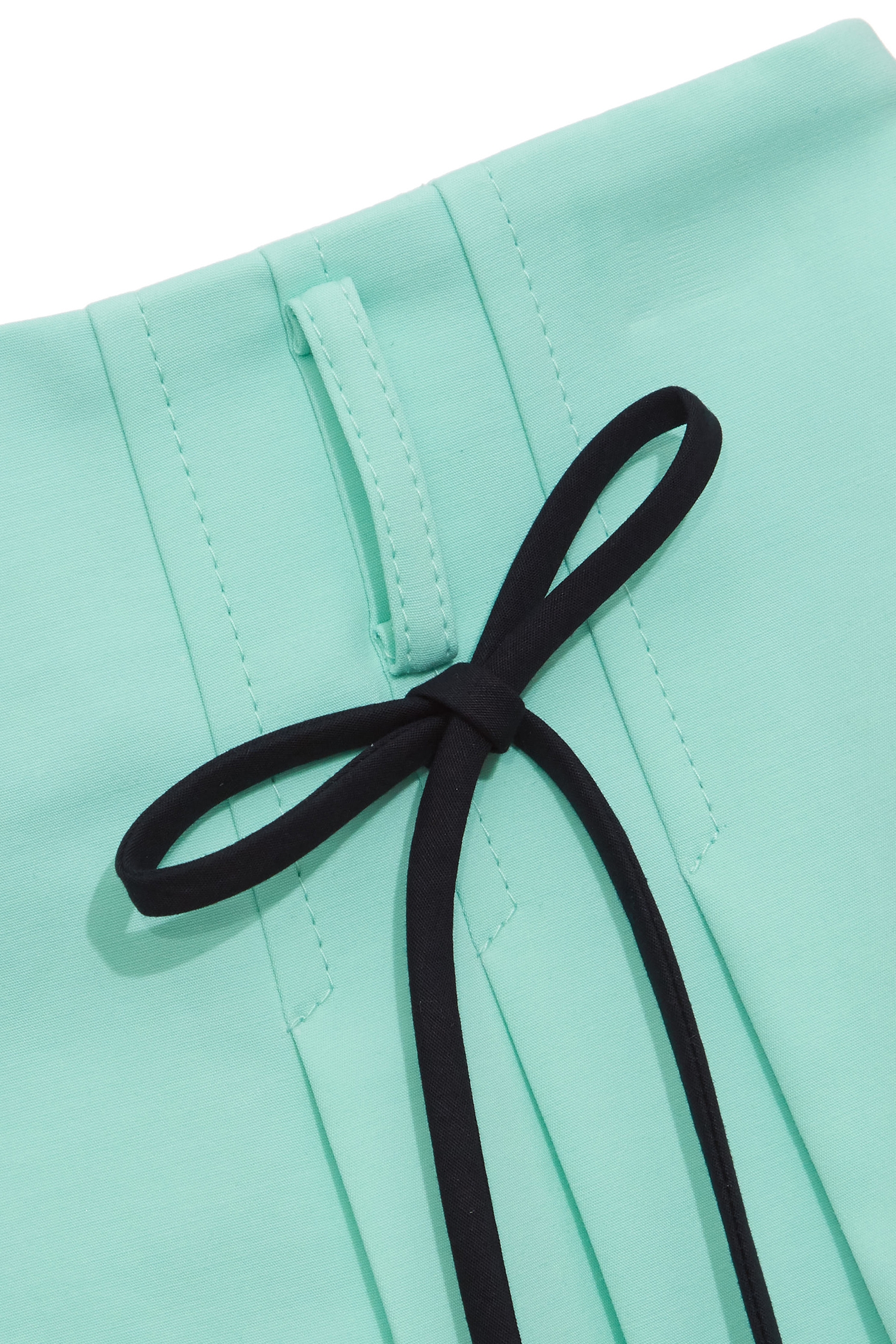 冰綠色打摺短褲裙冰綠色打摺短褲裙,春夏穿搭,時髦成套搭配,百摺裙,百褶短裙,短裙,短褲,約會特輯,蝴蝶結,褲裙