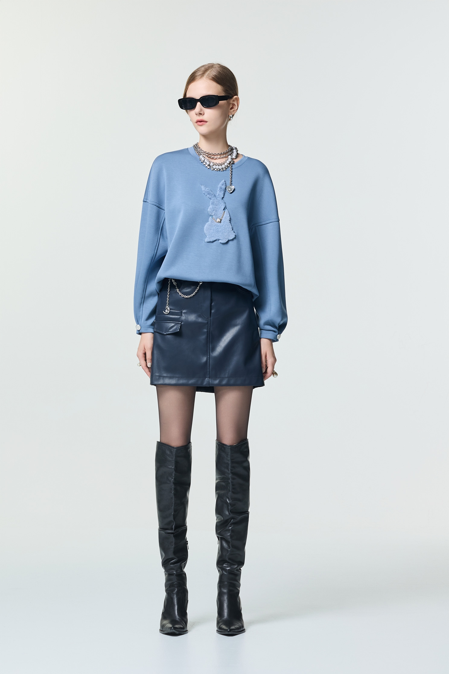 造型口袋仿皮裙造型口袋仿皮裙,上班OL穿搭,春夏穿搭,時髦成套搭配,短裙,約會特輯