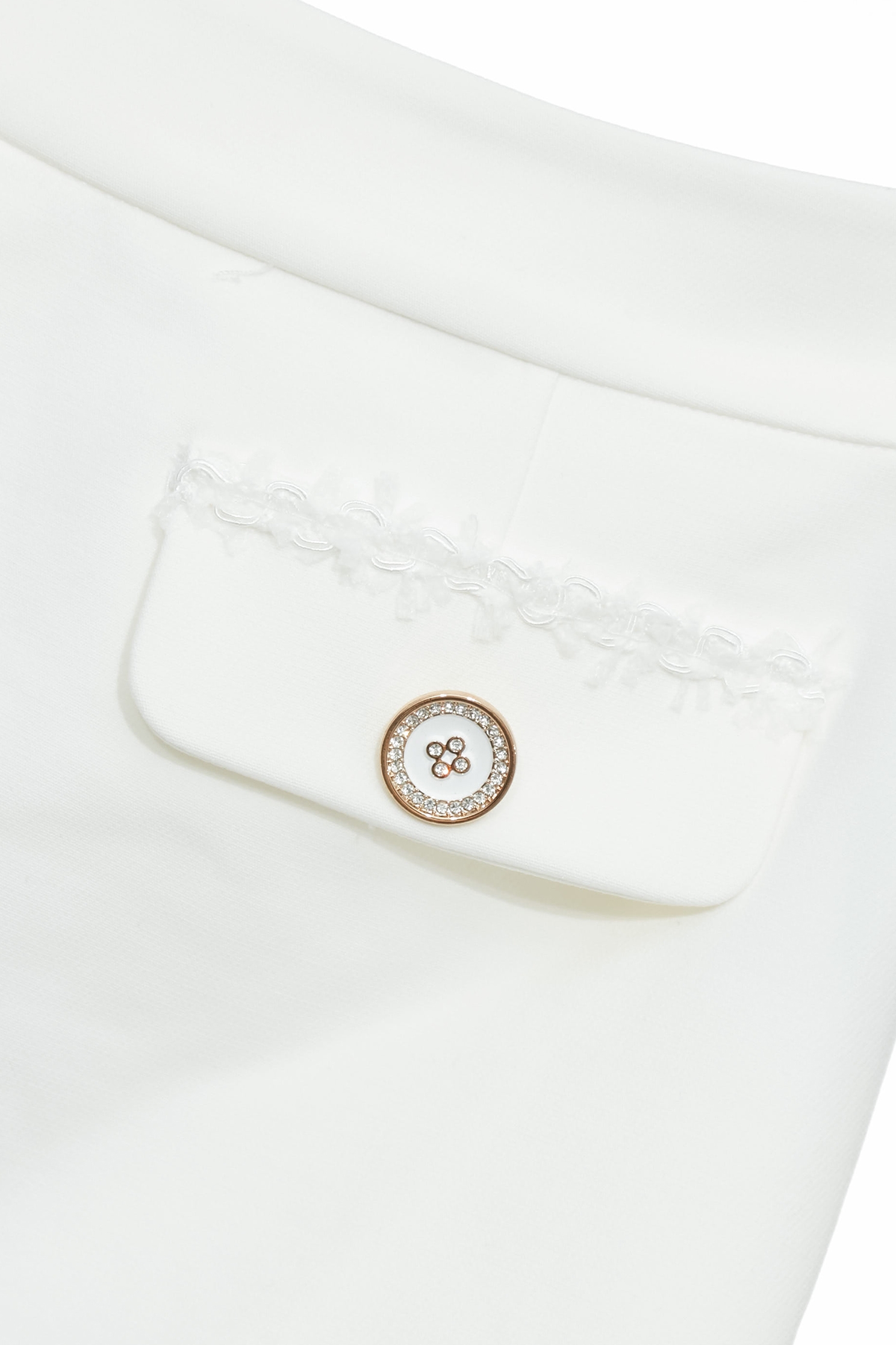 氣質貼袋鑽釦短裙氣質貼袋鑽釦短裙,春夏穿搭,時髦成套搭配,白色裙子,短裙