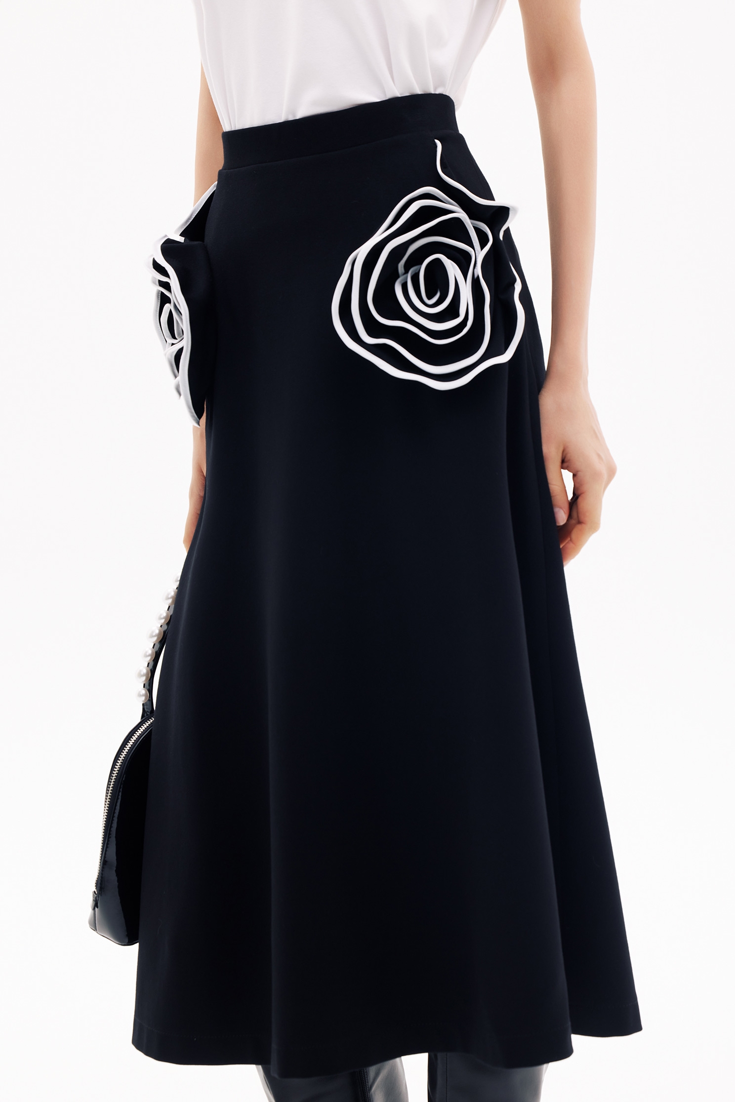 鑲色邊手工繞花中長展裙鑲色邊手工繞花中長展裙,上班OL穿搭,春夏穿搭,約會特輯,花花世界,長裙