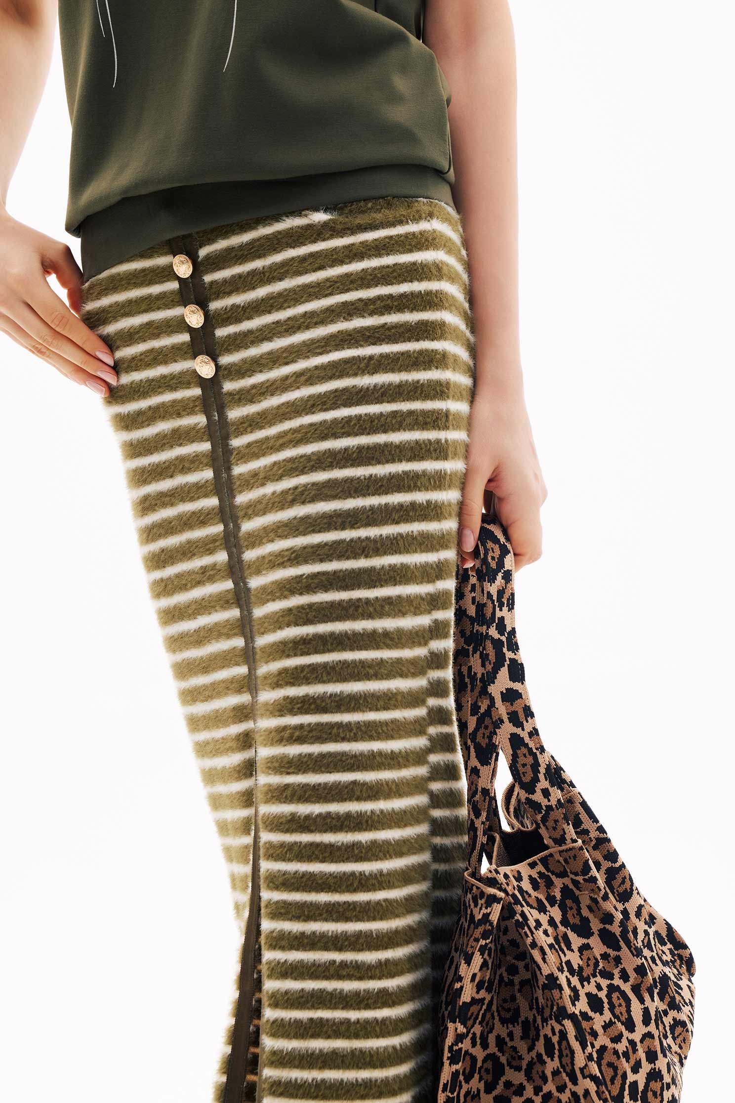 酸橙綠條紋中長裙酸橙綠條紋中長裙,人氣商品,春夏穿搭,時髦成套搭配,條紋,輕奢度假,輕奢渡假,長裙