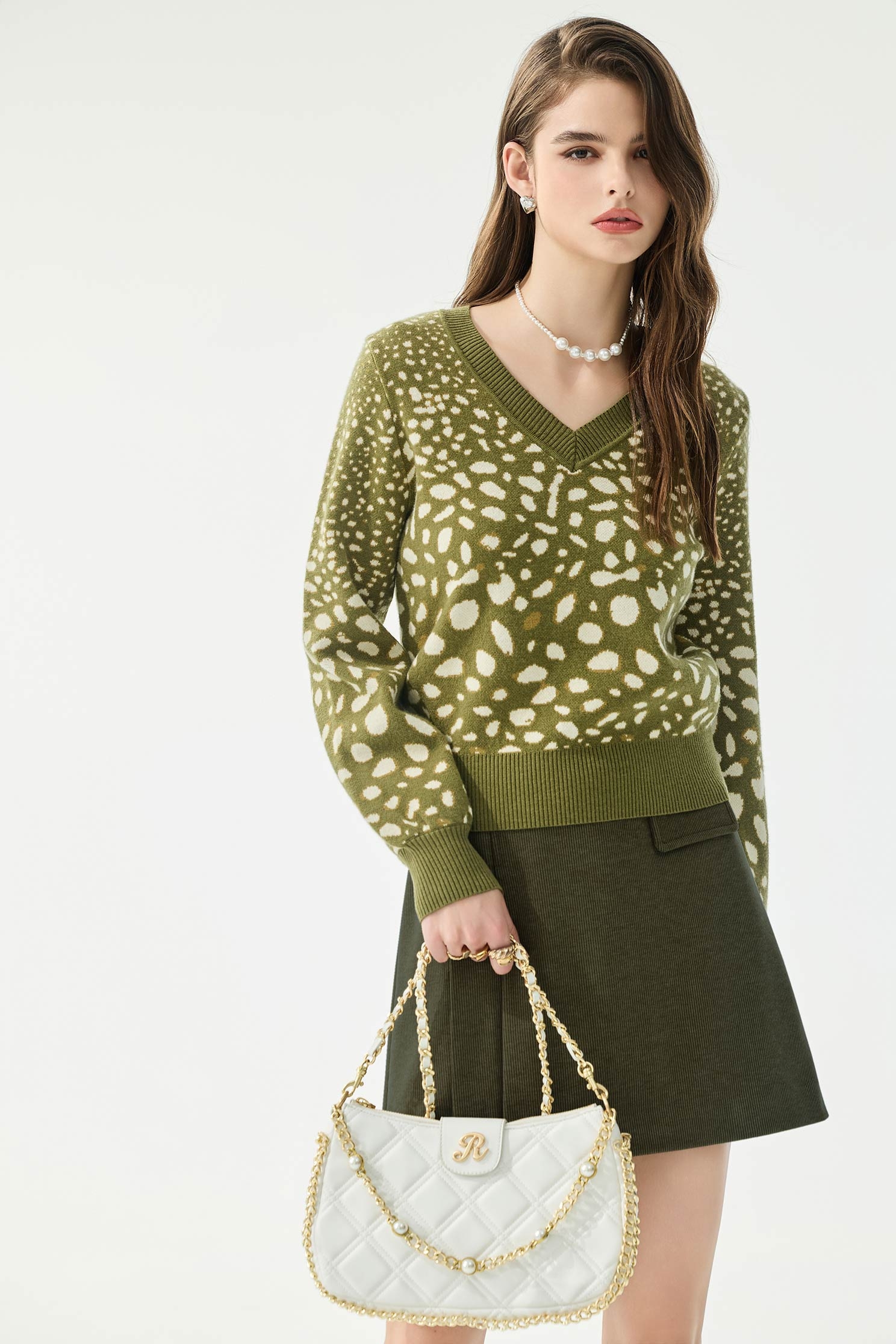 酸橙綠條絨短裙酸橙綠條絨短裙,上班OL穿搭,春夏穿搭,短裙,簡約穿搭,約會特輯