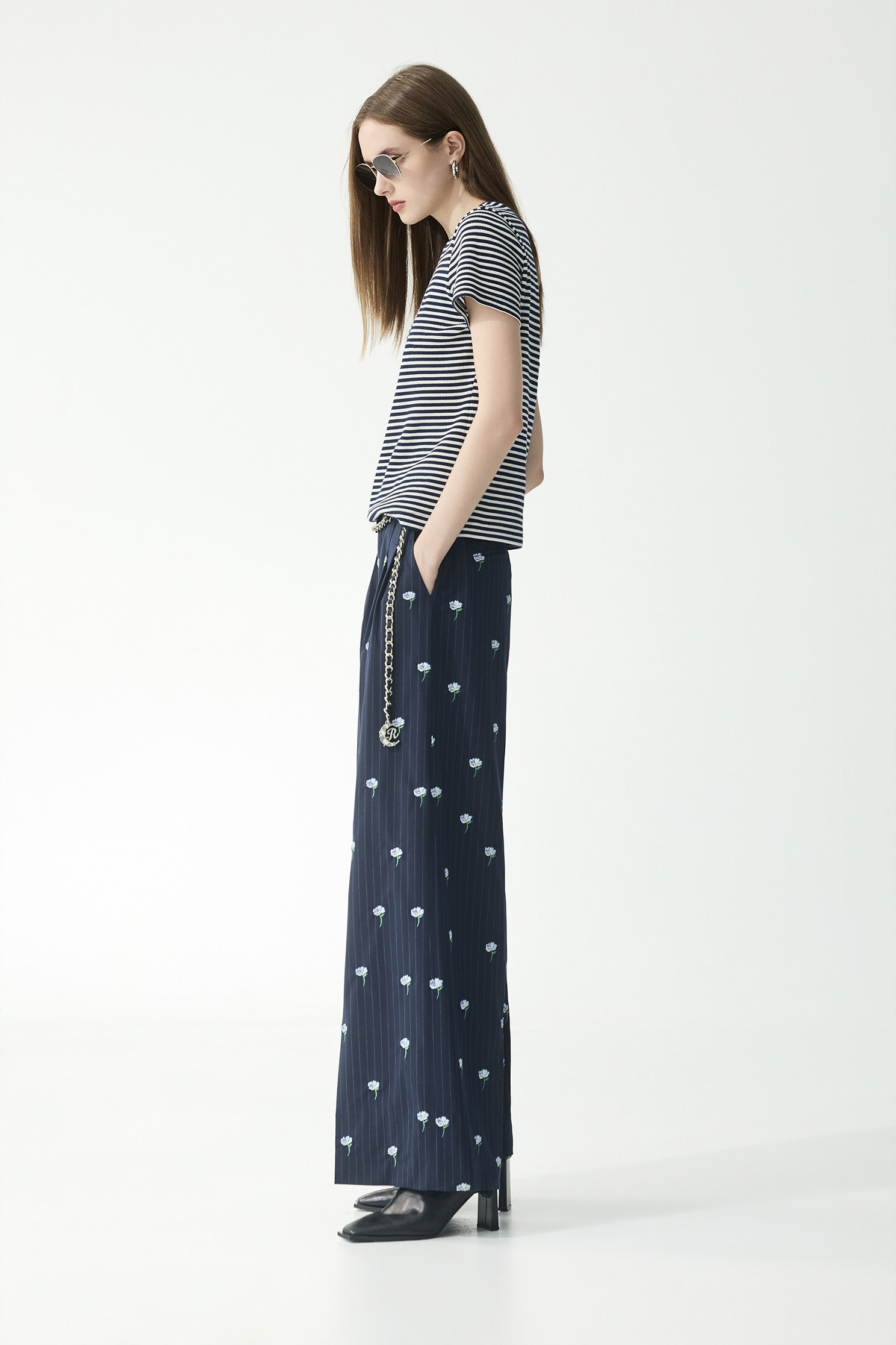 溫室花卉刺繡西裝寬褲溫室花卉刺繡西裝寬褲,人氣商品,刺繡,春夏穿搭,條紋,褲子,西裝褲