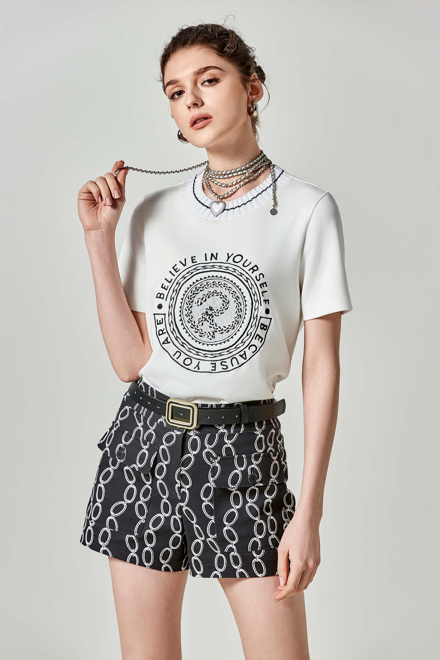 黑底白鏈條印花短褲黑底白鏈條印花短褲,春夏穿搭,短褲,褲子