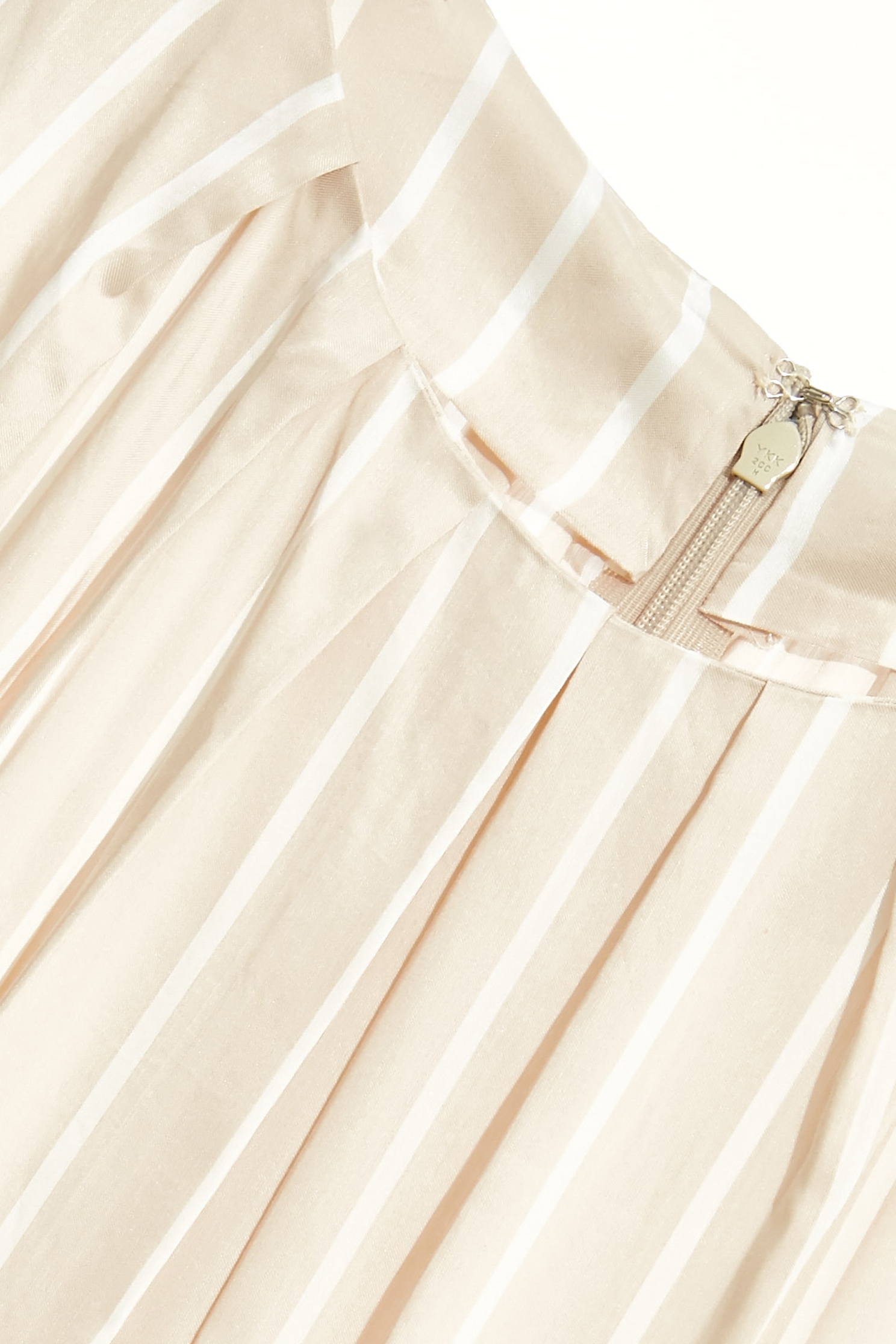 奶油色條紋縮腰連身褲奶油色條紋縮腰連身褲,一般背心,一般背心馬甲,人氣商品,春夏穿搭,條紋,背心,褲子,連身褲