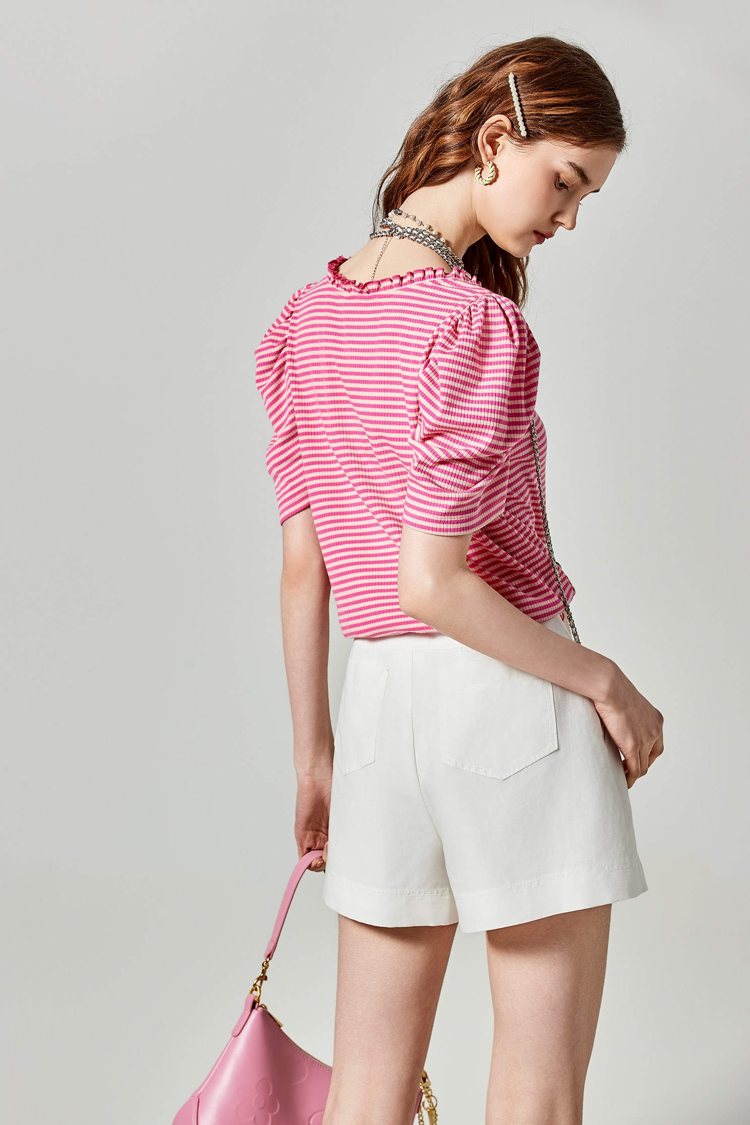 牛奶色愛心釦短褲牛奶色愛心釦短褲,春夏穿搭,白色短褲,白色褲子,短褲,褲子