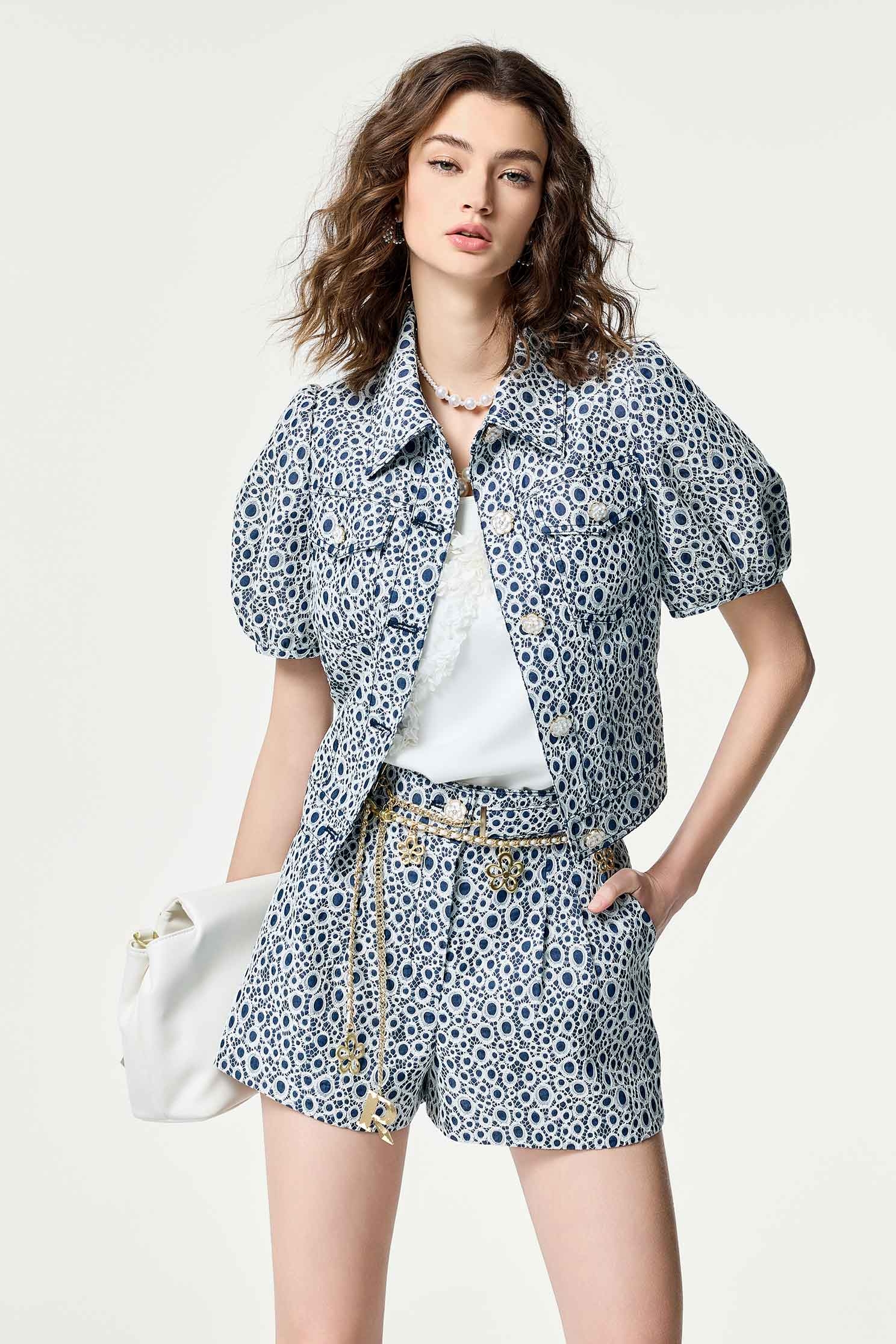 貼合蕾絲偽牛仔短褲貼合蕾絲偽牛仔短褲,春夏穿搭,時髦成套搭配,牛仔,牛仔短褲,短褲,腰帶,蕾絲