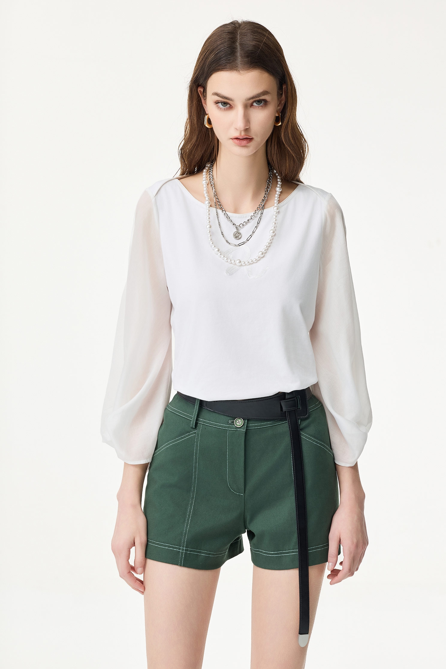 高山綠跳色壓線短褲高山綠跳色壓線短褲,丹寧,春夏穿搭,牛仔,短褲,輕奢度假,輕奢渡假