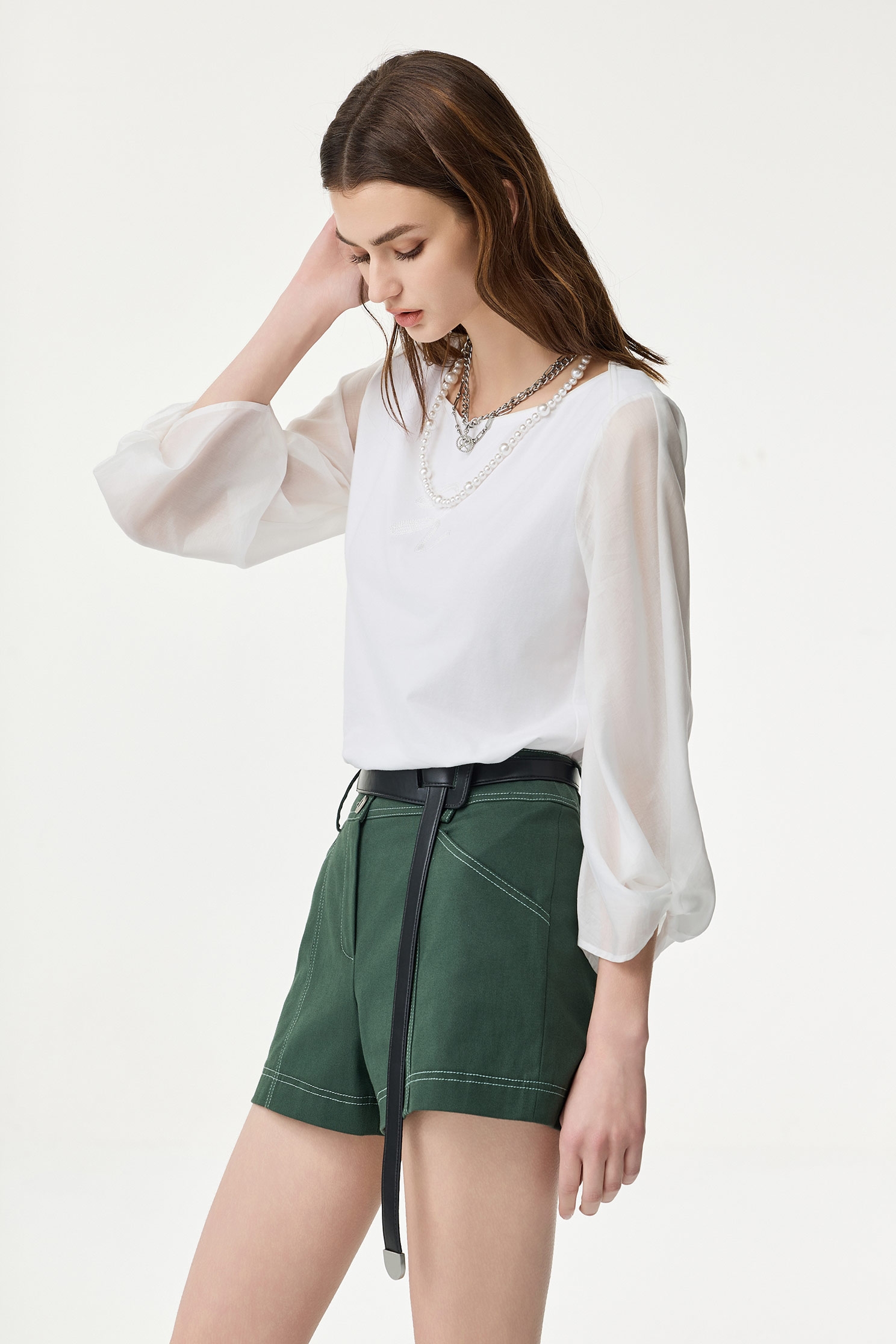 高山綠跳色壓線短褲高山綠跳色壓線短褲,丹寧,春夏穿搭,牛仔,短褲,輕奢度假,輕奢渡假