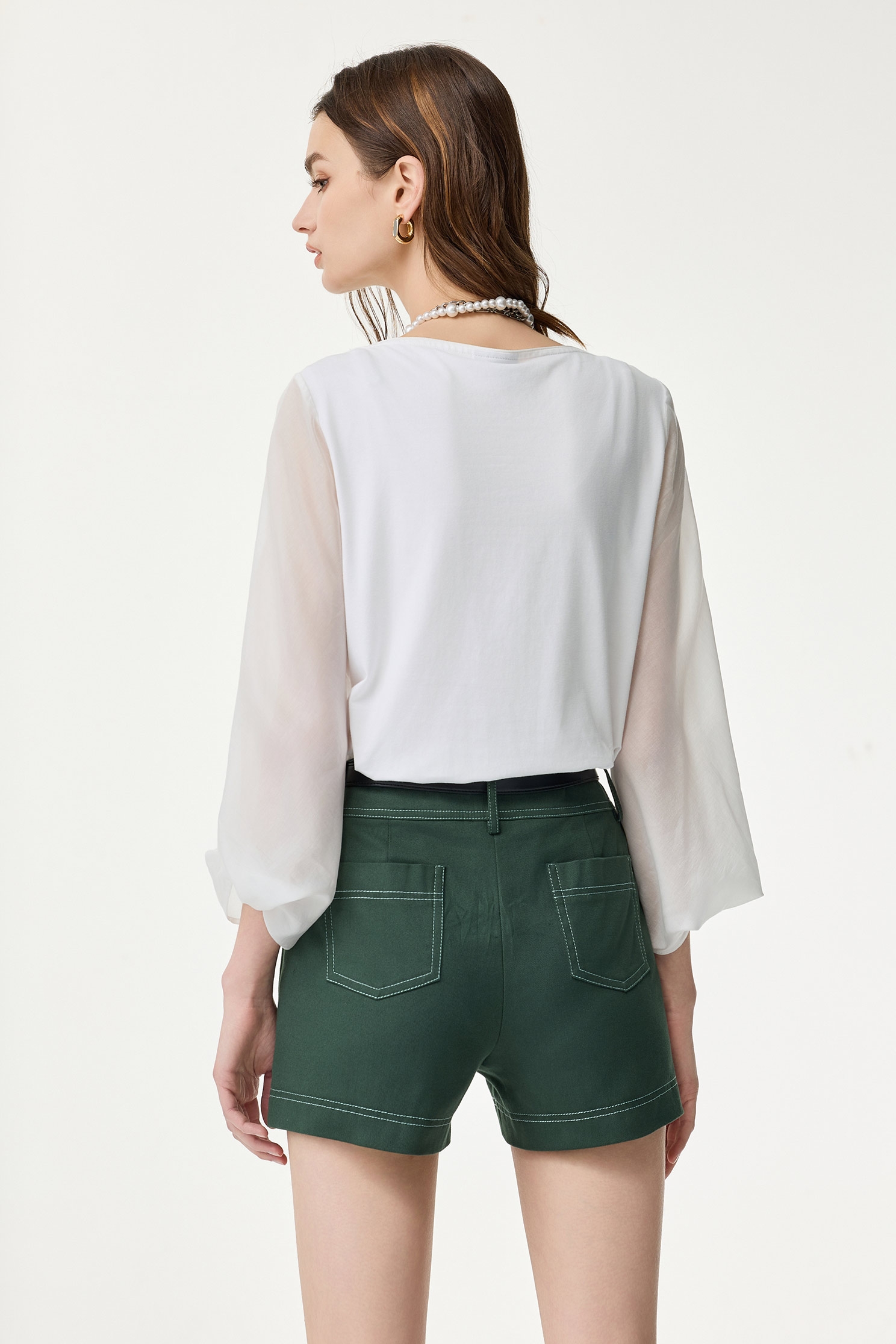 高山綠跳色壓線短褲高山綠跳色壓線短褲,丹寧,春夏穿搭,牛仔,短褲,輕奢度假,輕奢渡假