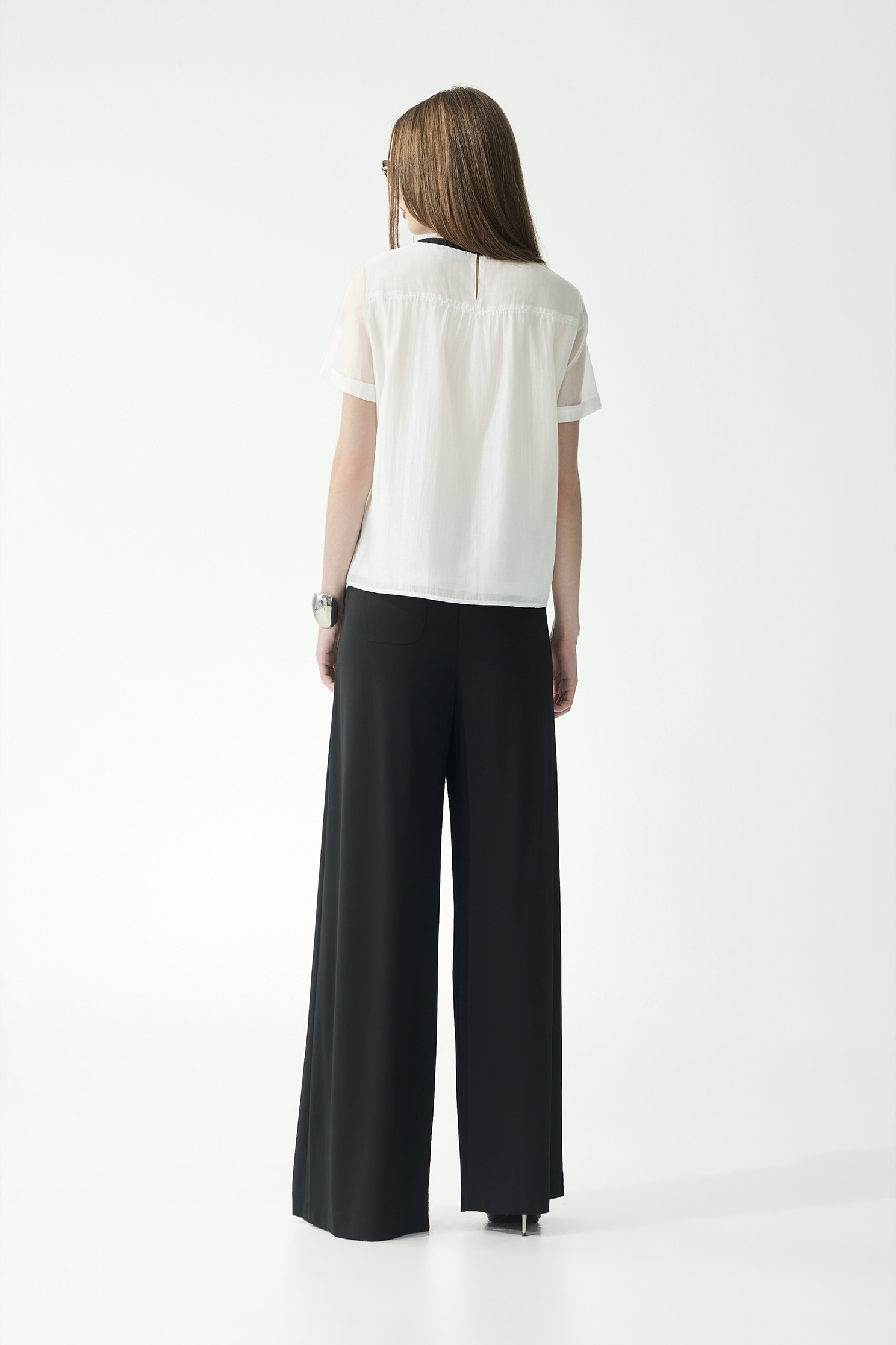 極致黑垂墜舒適大寬褲極致黑垂墜舒適大寬褲,人氣商品,寬褲,春夏穿搭,珍珠,褲子,黑色褲子