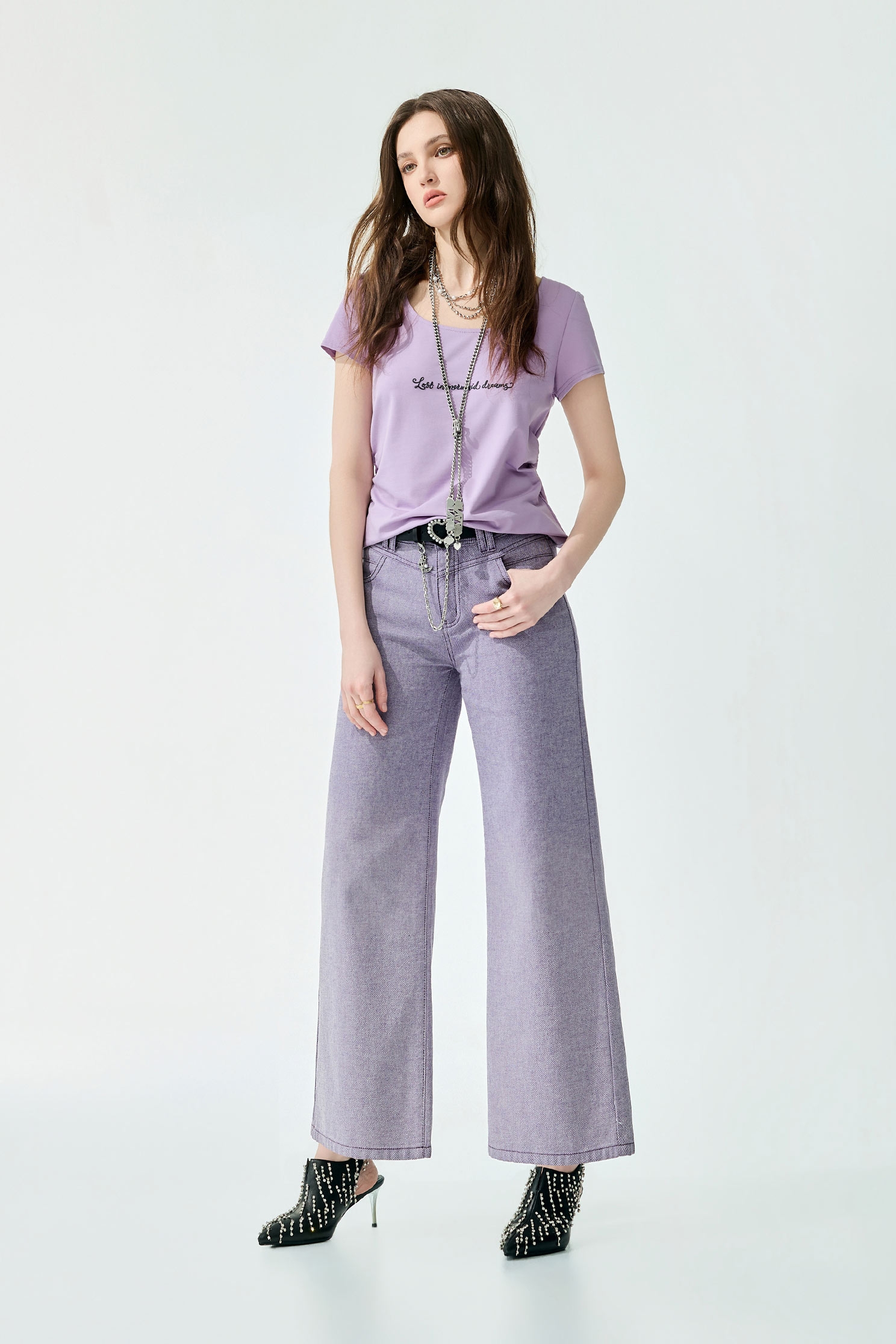 灰調葡萄紫寬腿牛仔褲灰調葡萄紫寬腿牛仔褲,刺繡,春夏穿搭,牛仔,牛仔褲,褲子