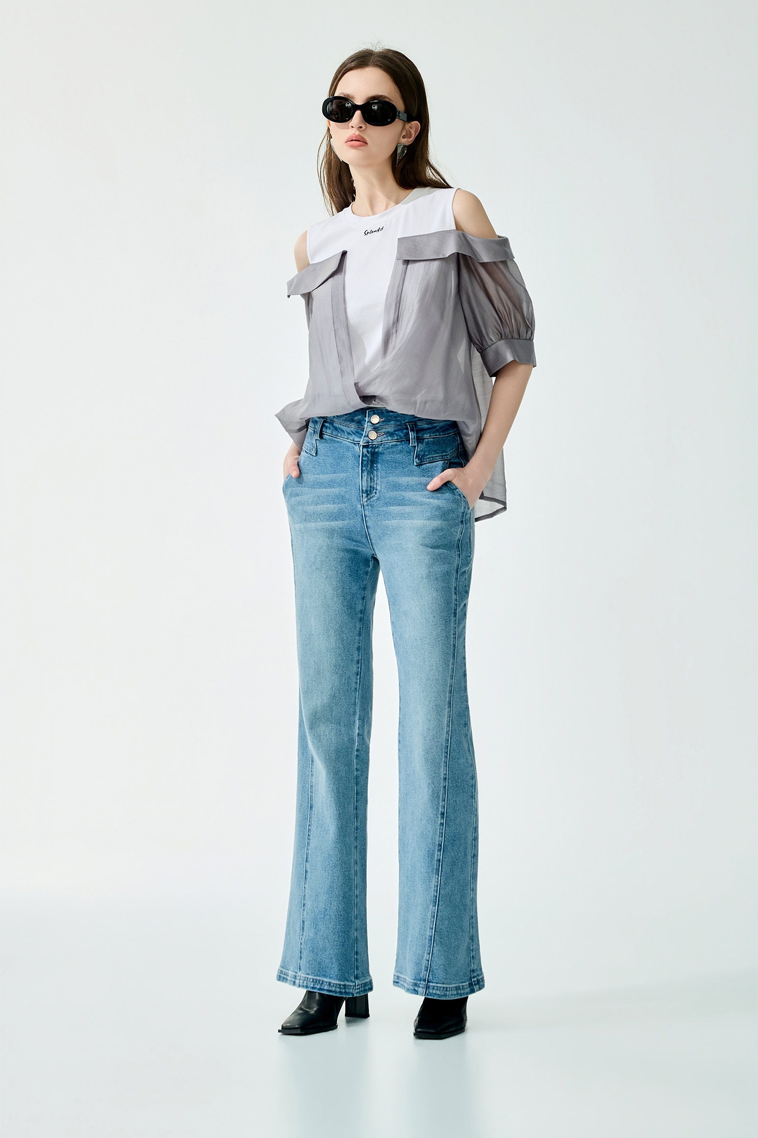 綴小香風腰鍊牛仔喇叭褲綴小香風腰鍊牛仔喇叭褲,小香風,春夏穿搭,牛仔,牛仔褲,褲子