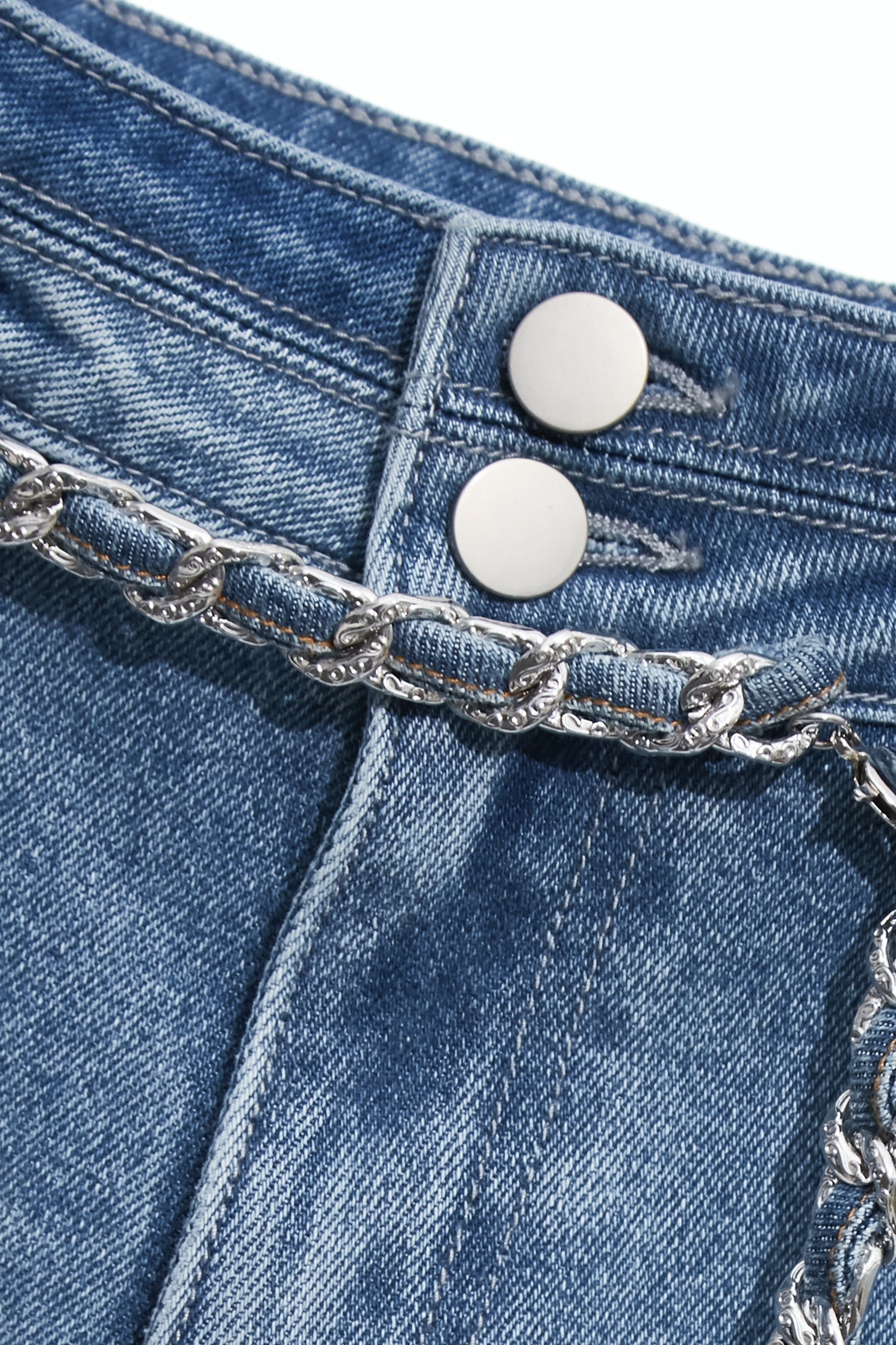 綴小香風腰鍊牛仔喇叭褲綴小香風腰鍊牛仔喇叭褲,小香風,春夏穿搭,牛仔,牛仔褲,褲子