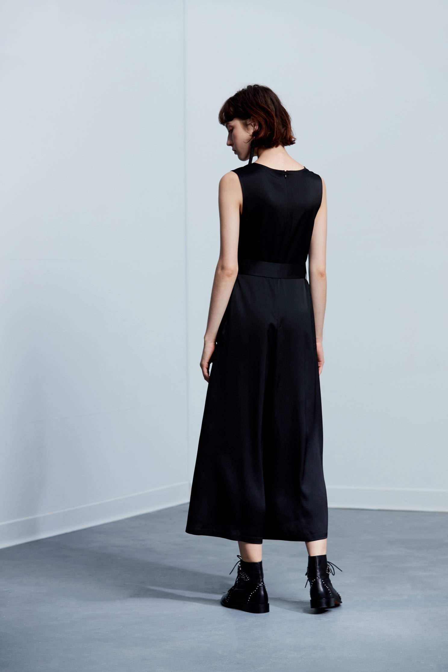 .,jumpsuit,blackpants