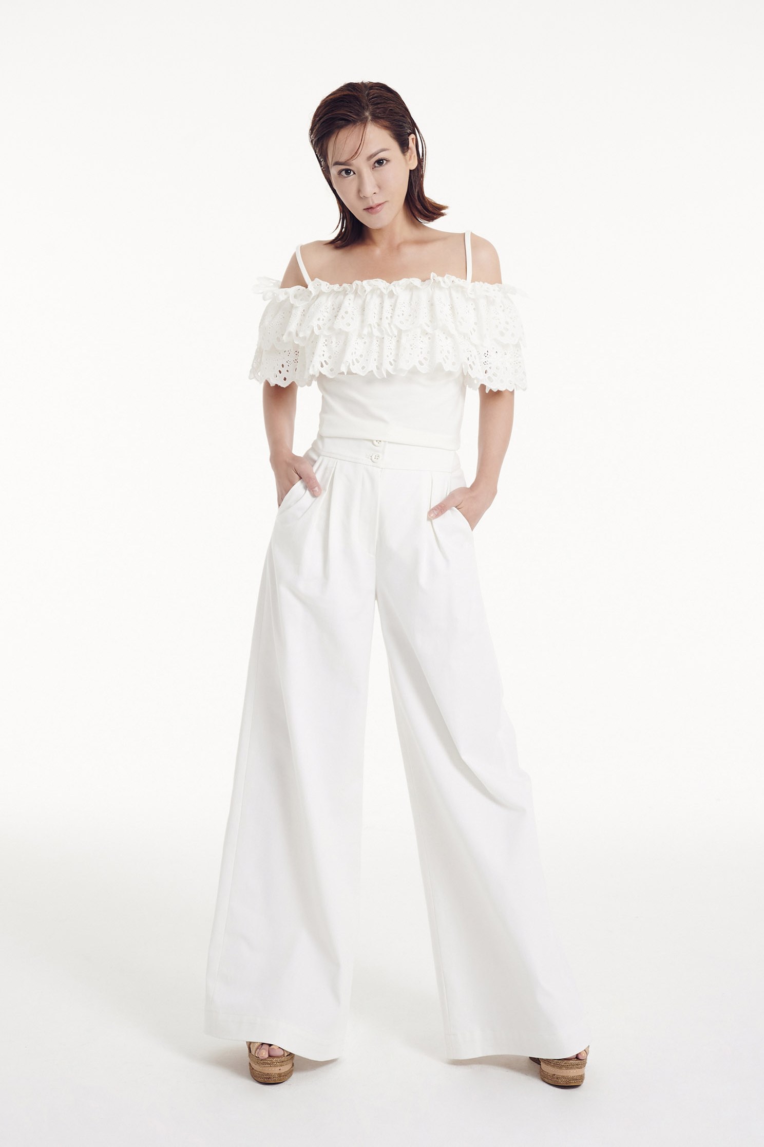 Off-the-shoulder ruffle set (pants),onlinelimitededition,culottespants,pants