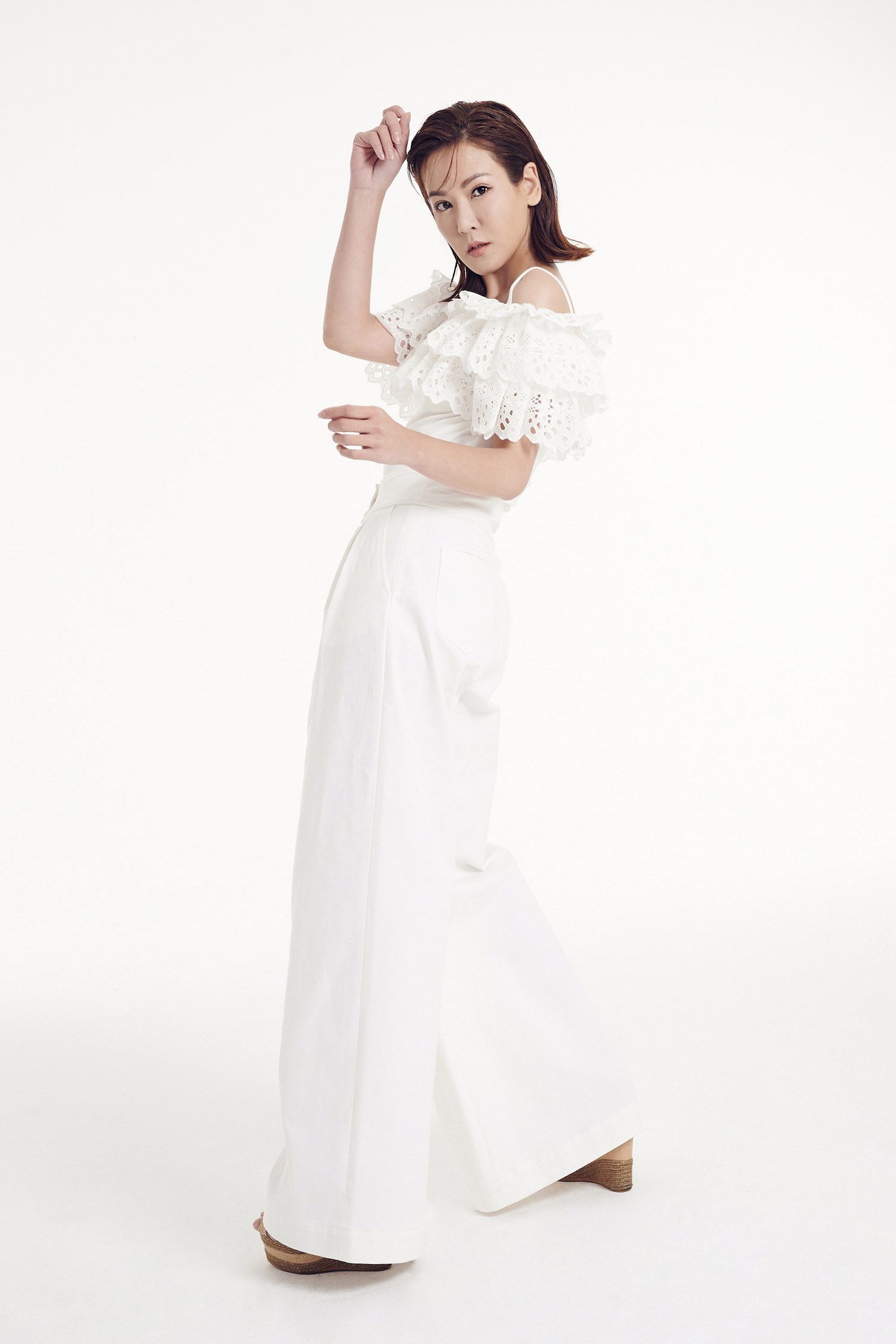 Off-the-shoulder ruffle set (pants),onlinelimitededition,culottespants,pants