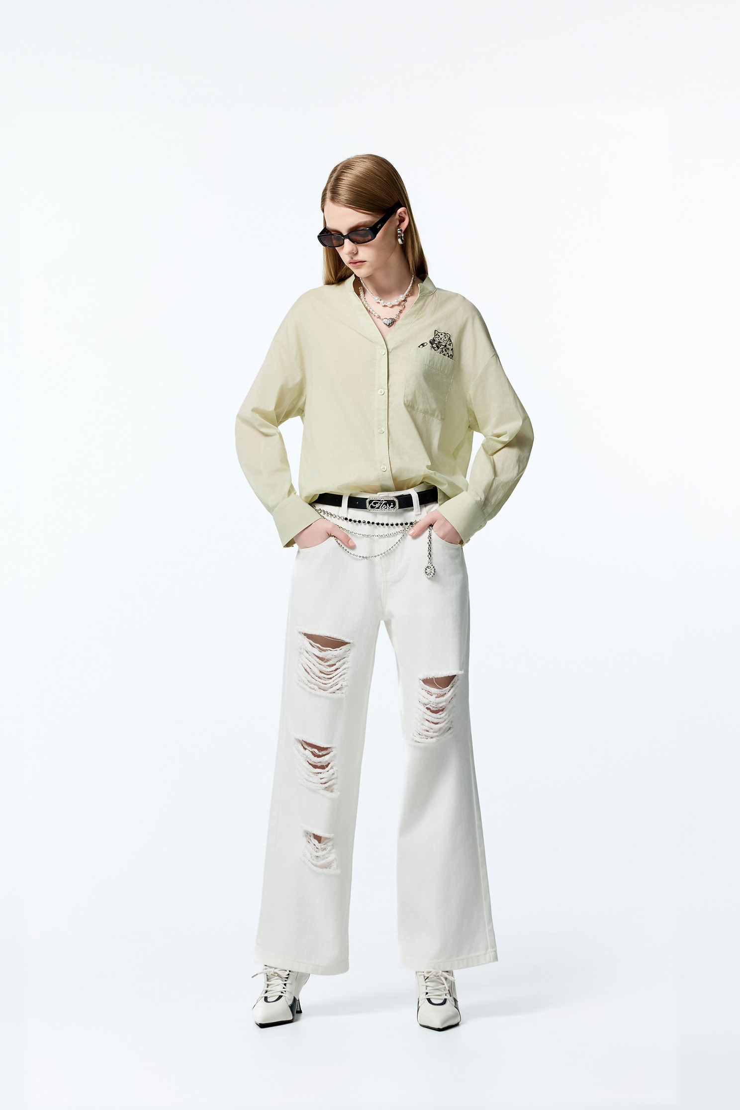 個性大刷破白色牛仔褲個性大刷破白色牛仔褲,牛仔,牛仔褲,牛仔長褲,白色褲子,白色長褲,秋冬穿搭,褲子